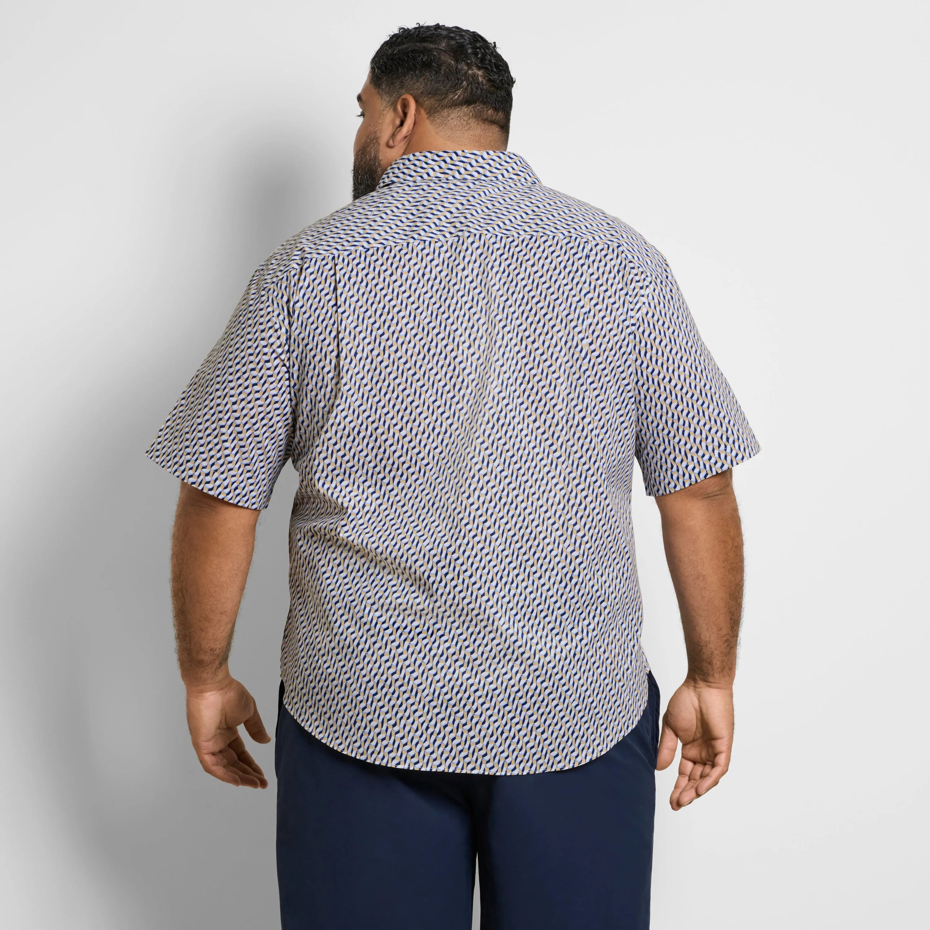 Big & Tall Everyday Defense Stain Shield Printed Short Sleeve Shirt sold by Van Heusen product image thumbnail 4