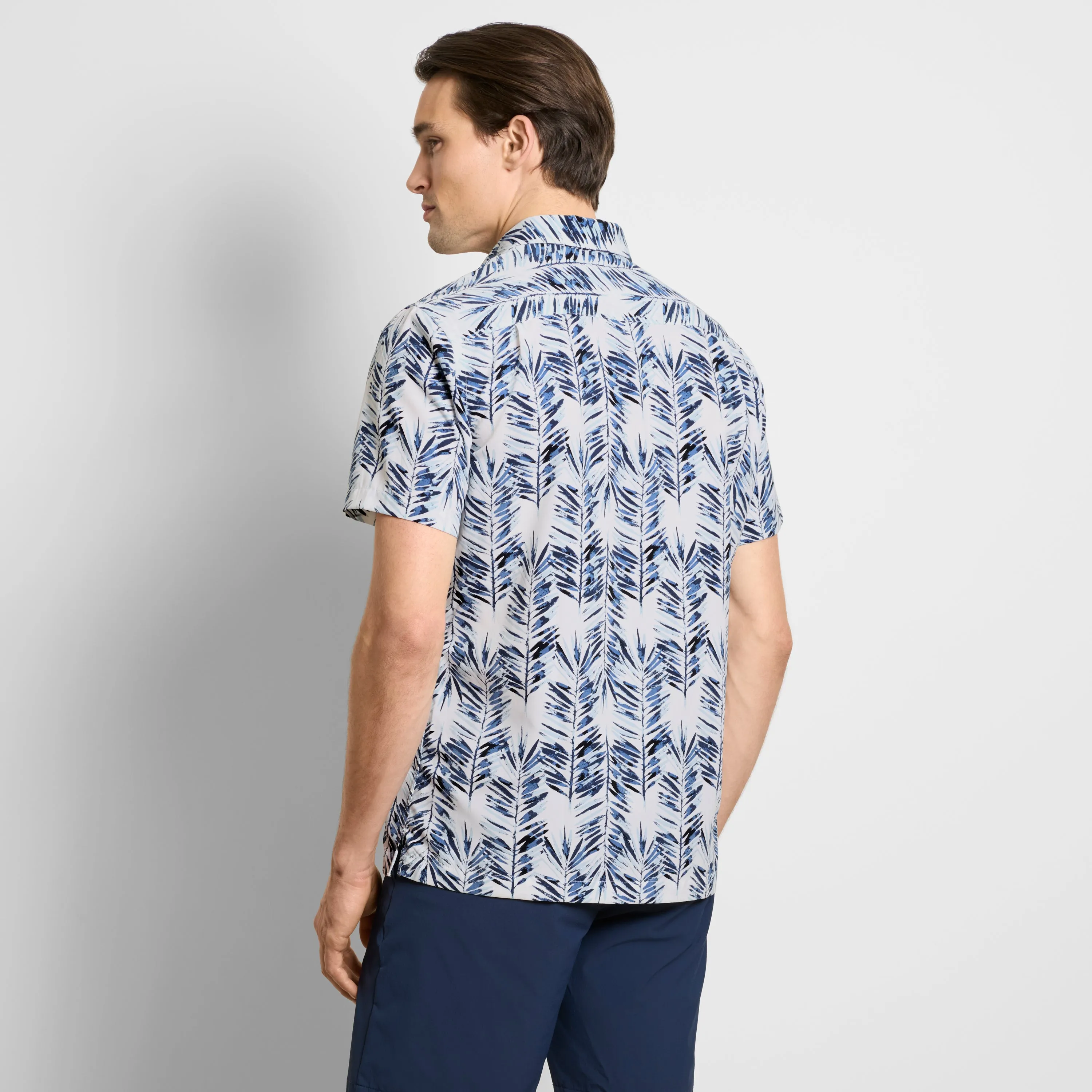 Weekend Short Sleeve Camp LG Fern Print Shirt sold by Van Heusen product image thumbnail 4