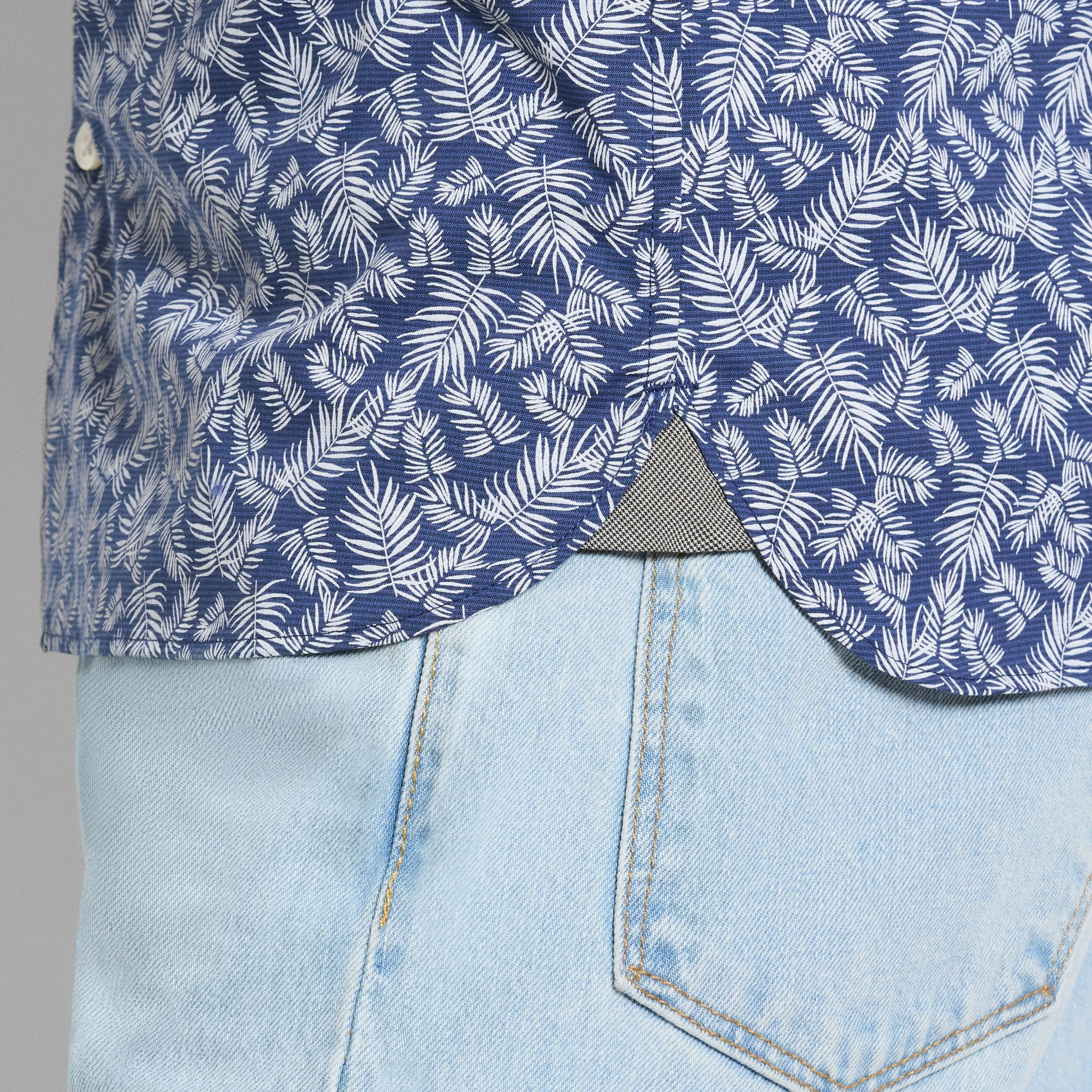 Folsen Short Sleeve Stain Shield Fern Print - Slim Fit sold by Van Heusen product image thumbnail 4