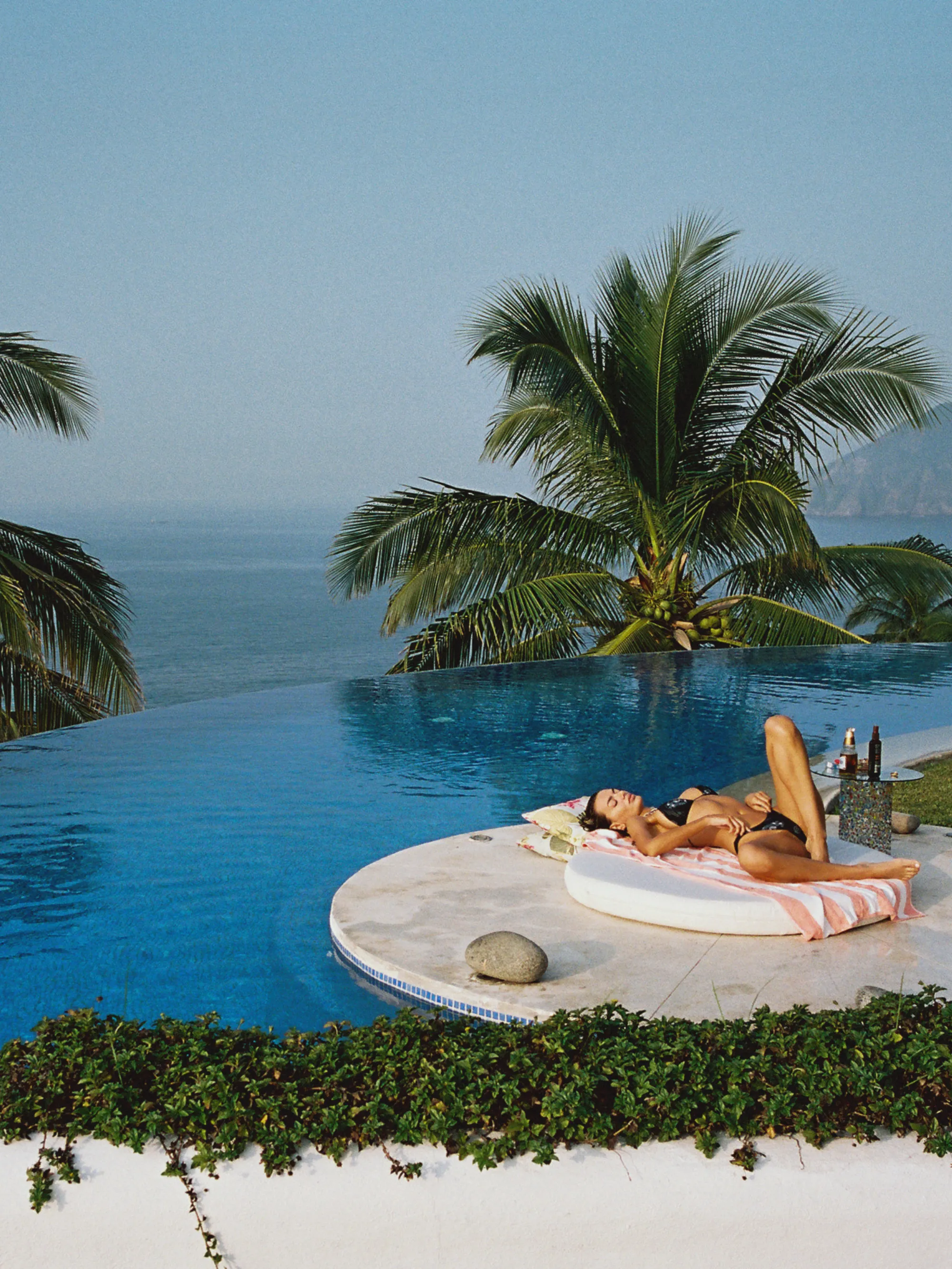 The Chloe Cross Necklace sold by Vanessa Mooney product image thumbnail 4