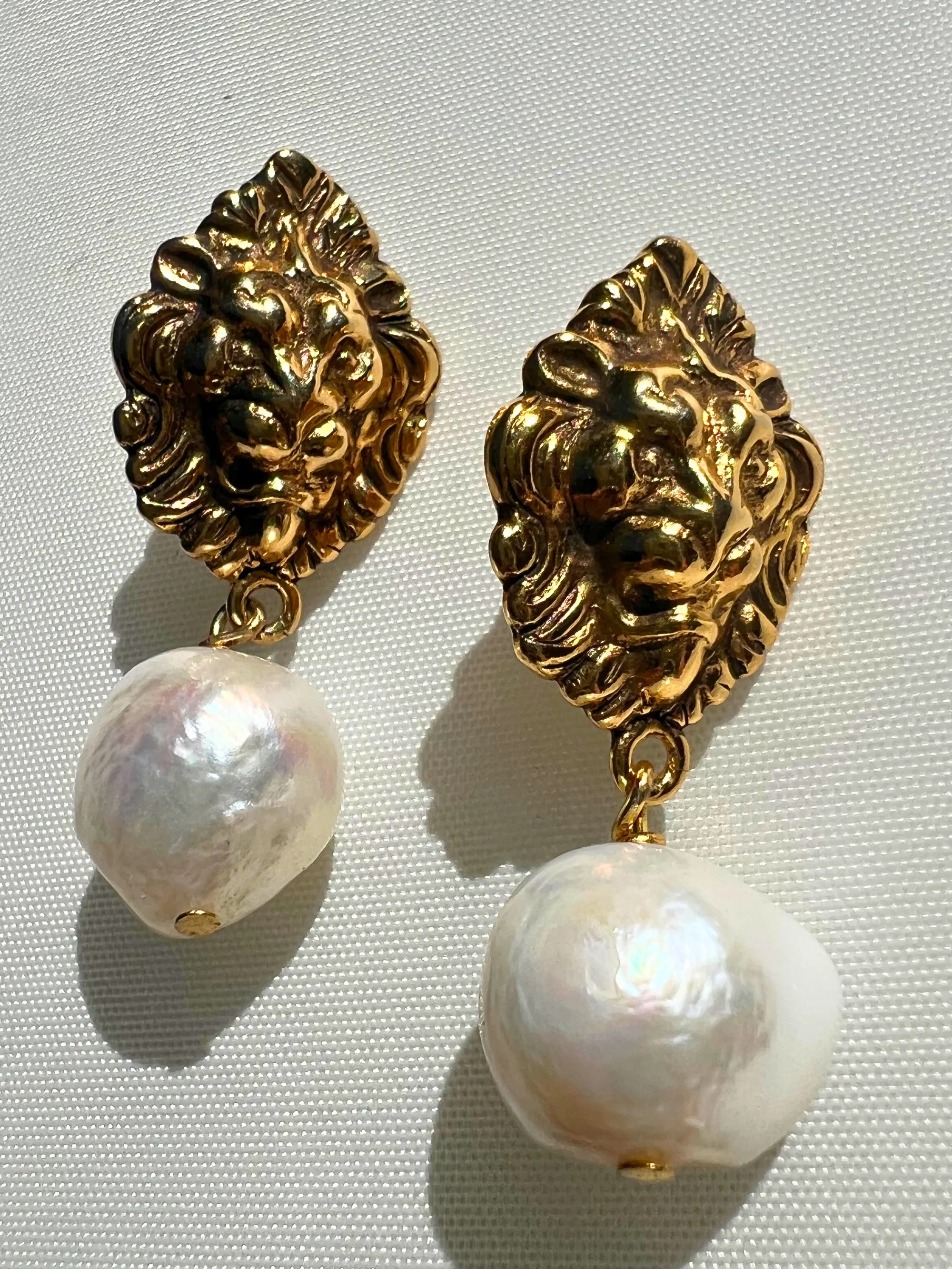 Lion Pearl Earrings | SAMPLE sold by Vanessa Mooney product image thumbnail 2