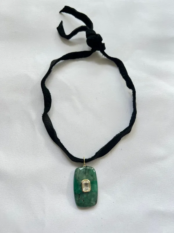 The Stone Choker sold by Vanessa Mooney