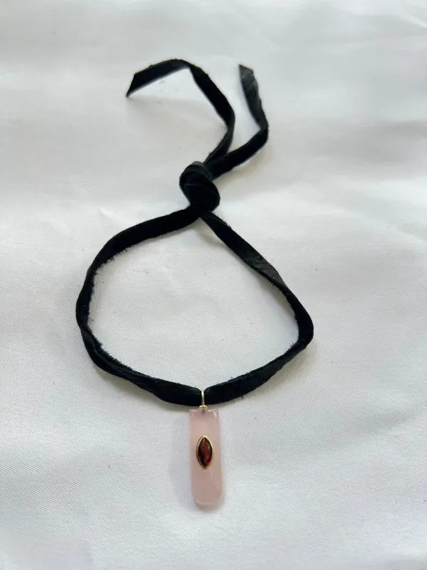 The Stone Choker sold by Vanessa Mooney
