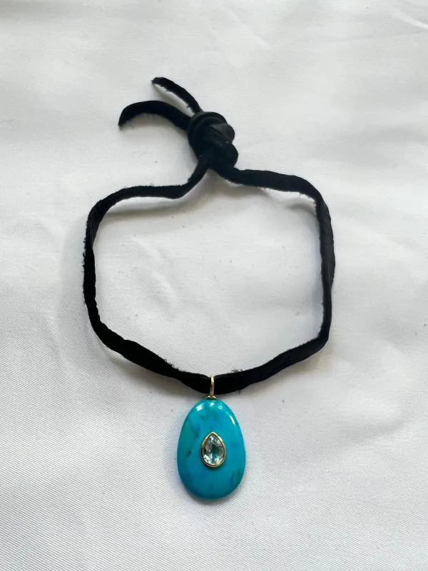 The Stone Choker sold by Vanessa Mooney