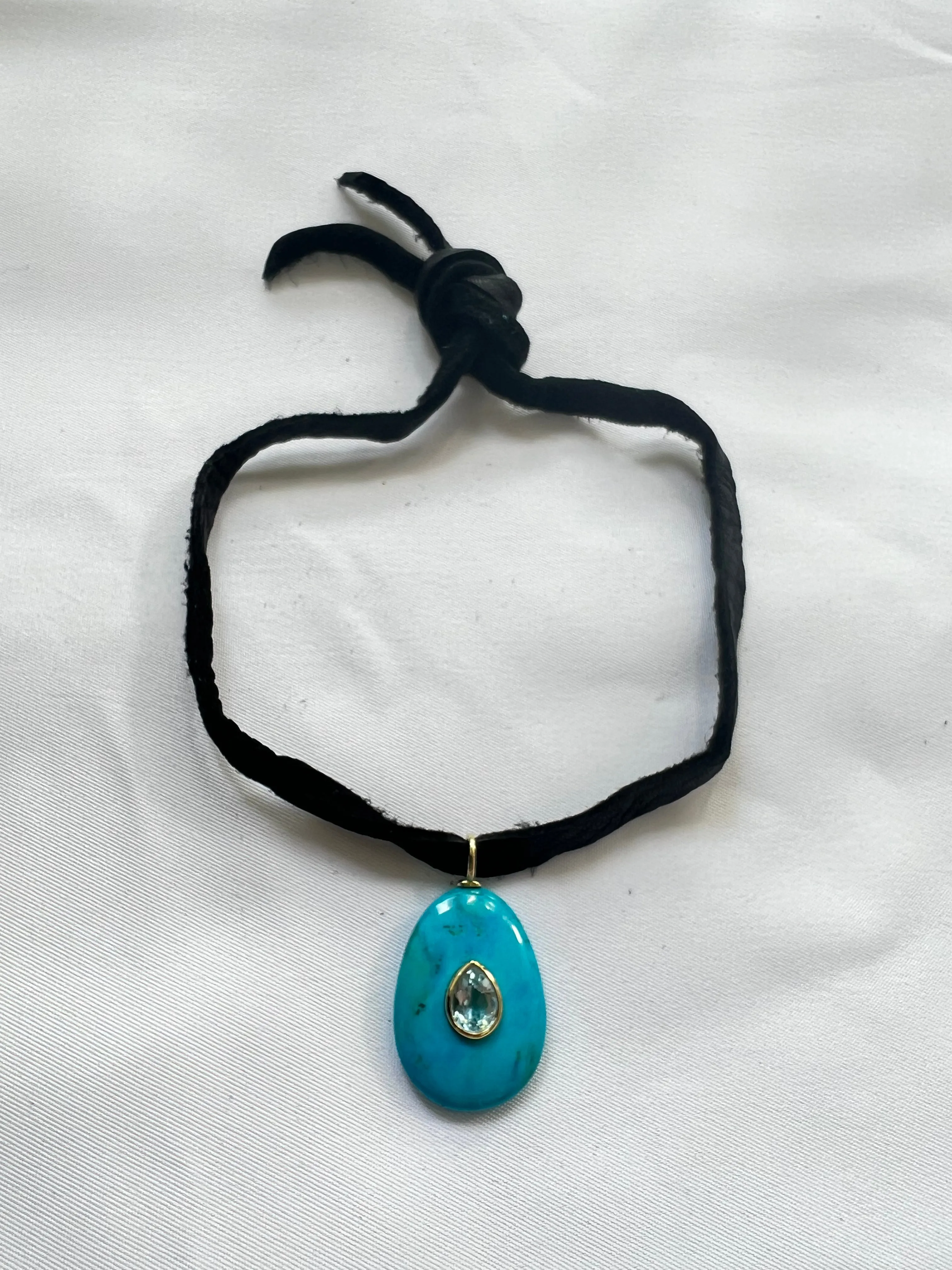 The Stone Choker sold by Vanessa Mooney