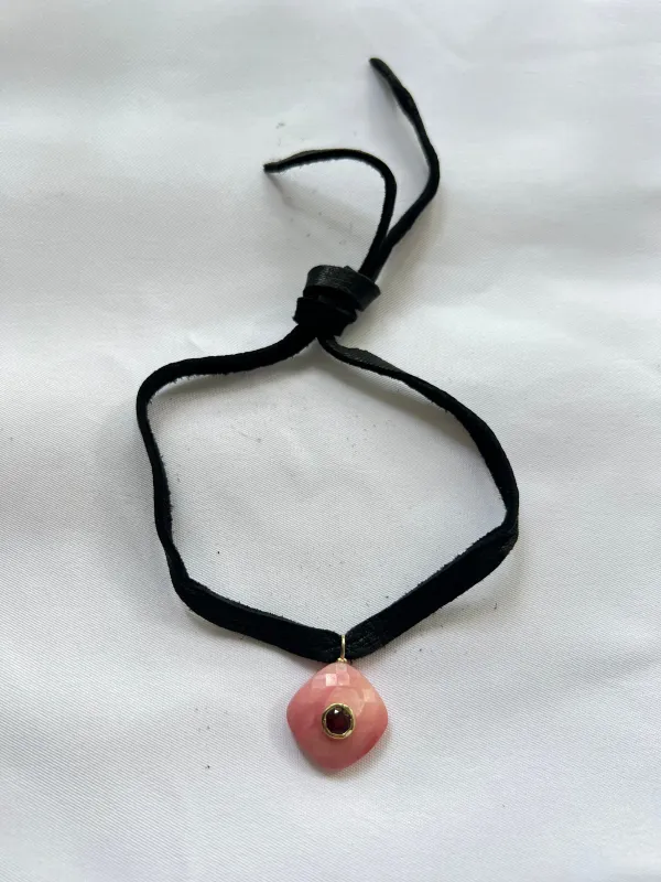 The Stone Choker sold by Vanessa Mooney