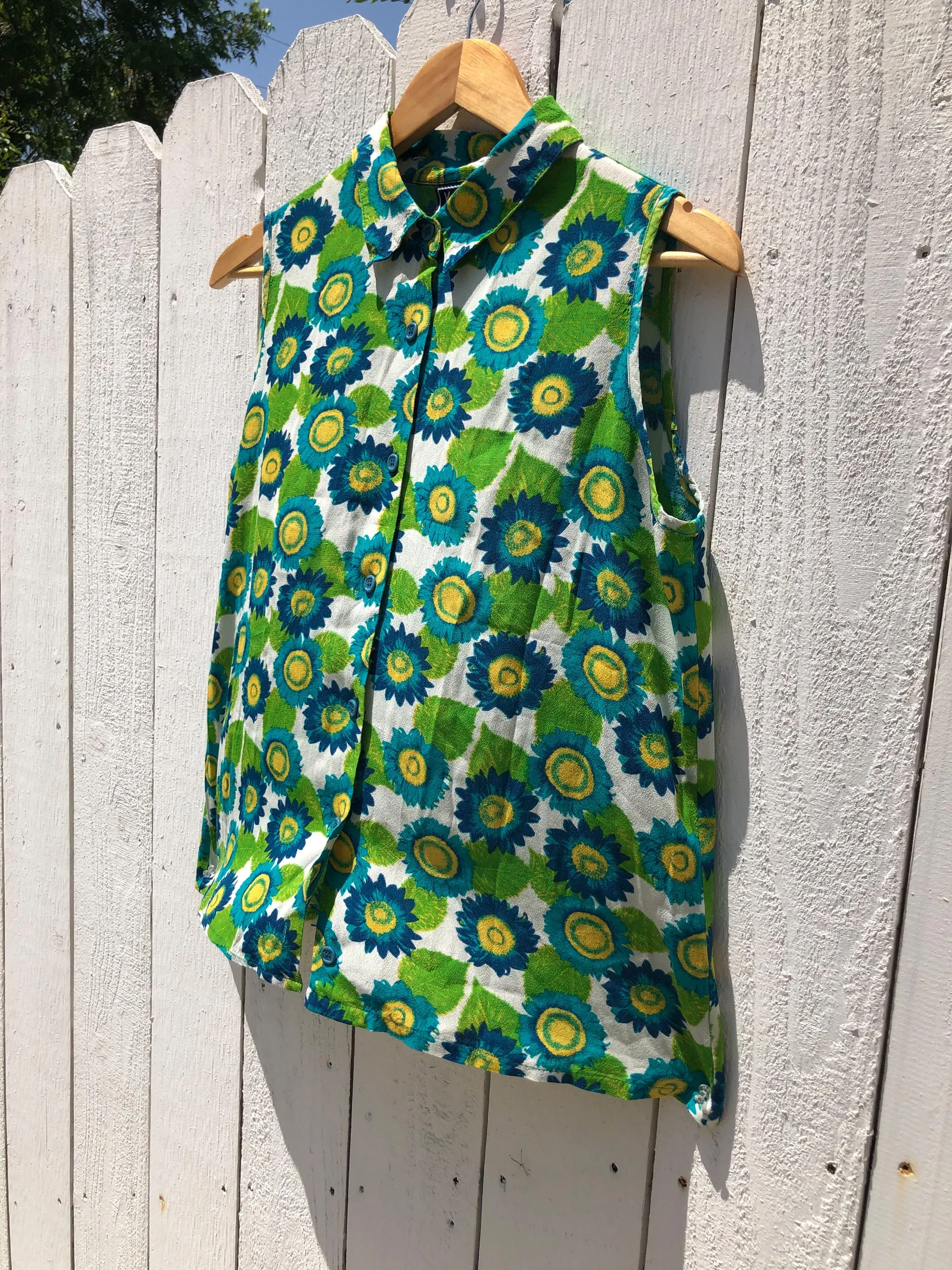VINTAGE: Floral Sleeveless Blouse sold by Vanessa Mooney product image thumbnail 2