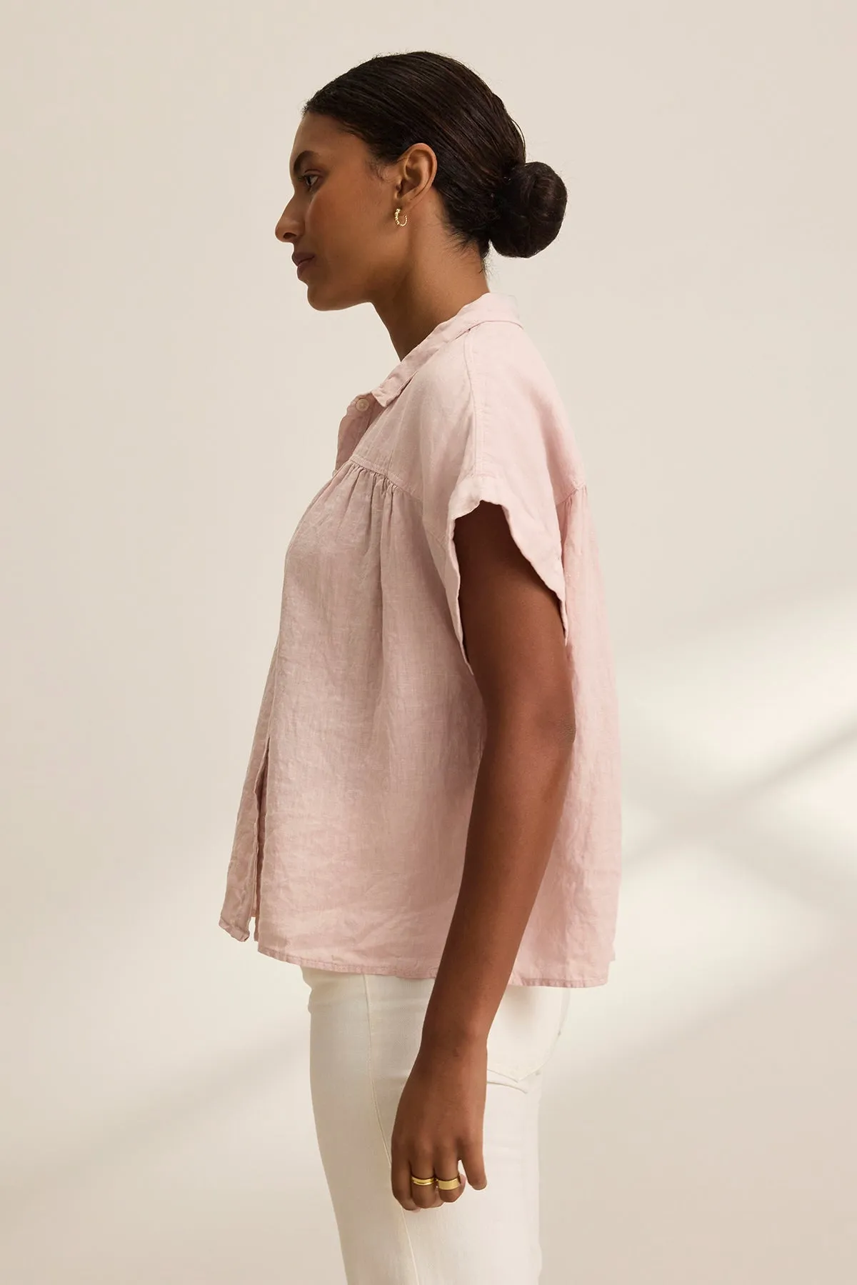 ARIA LINEN TOP sold by Velvet by Graham & Spencer product image thumbnail 3