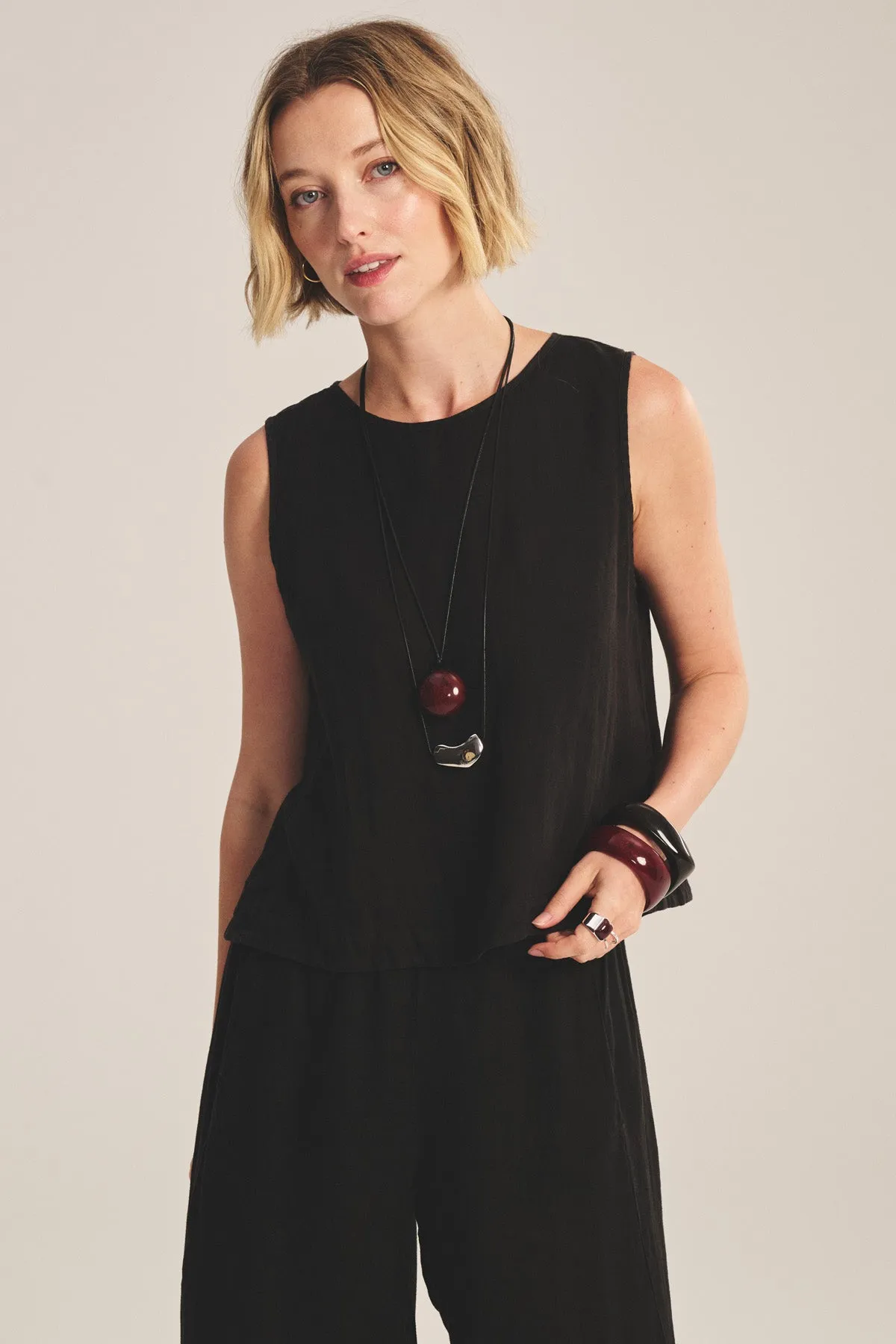 MAXINE LINEN TOP sold by Velvet by Graham & Spencer product image thumbnail 5