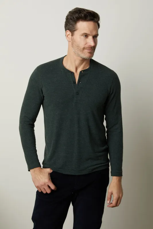 RYLAND HENLEY made by Velvet by Graham & Spencer