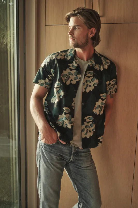 IGGY PRINTED BUTTON-UP SHIRT made by Velvet by Graham & Spencer