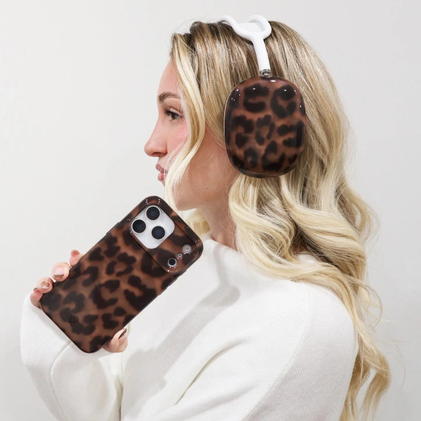 It Girl Leopard AirPod Max Case sold by Velvet Caviar product image thumbnail 2