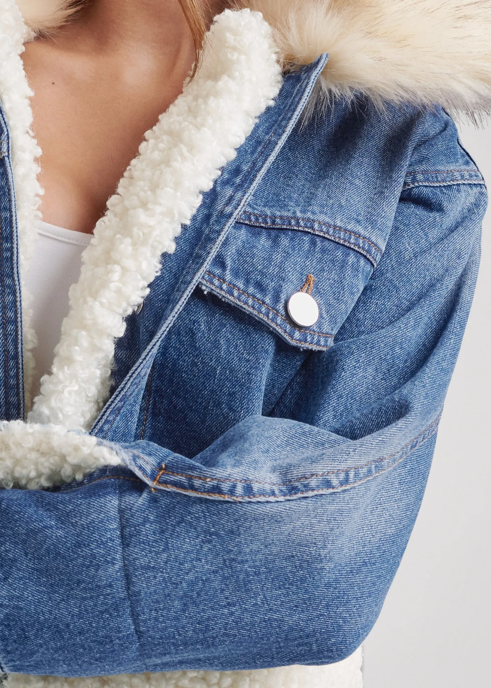 Faux Fur Trim Trucker Jean Jacket - Medium Wash sold by VENUS product image thumbnail 4