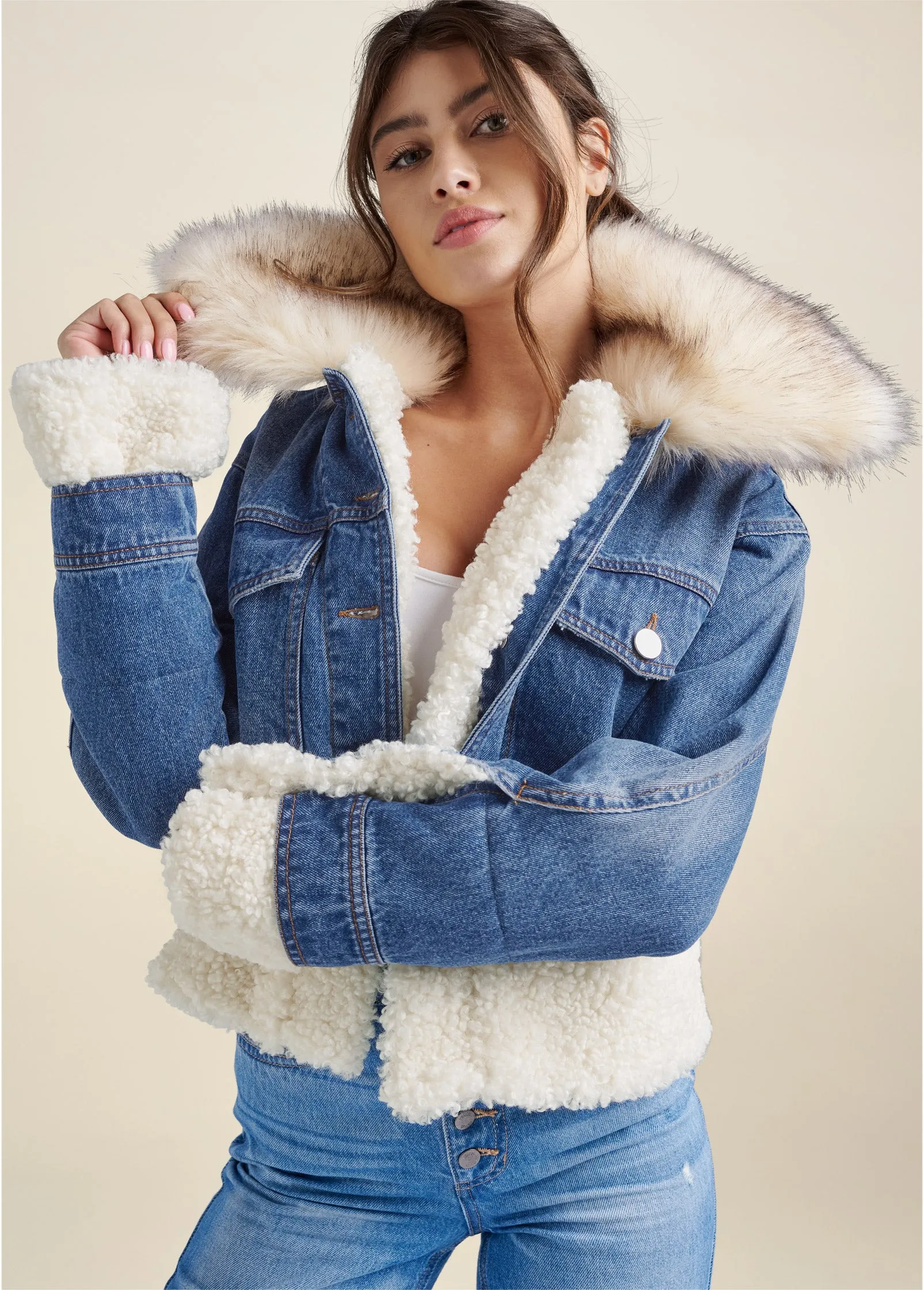 Faux Fur Trim Trucker Jean Jacket - Medium Wash sold by VENUS