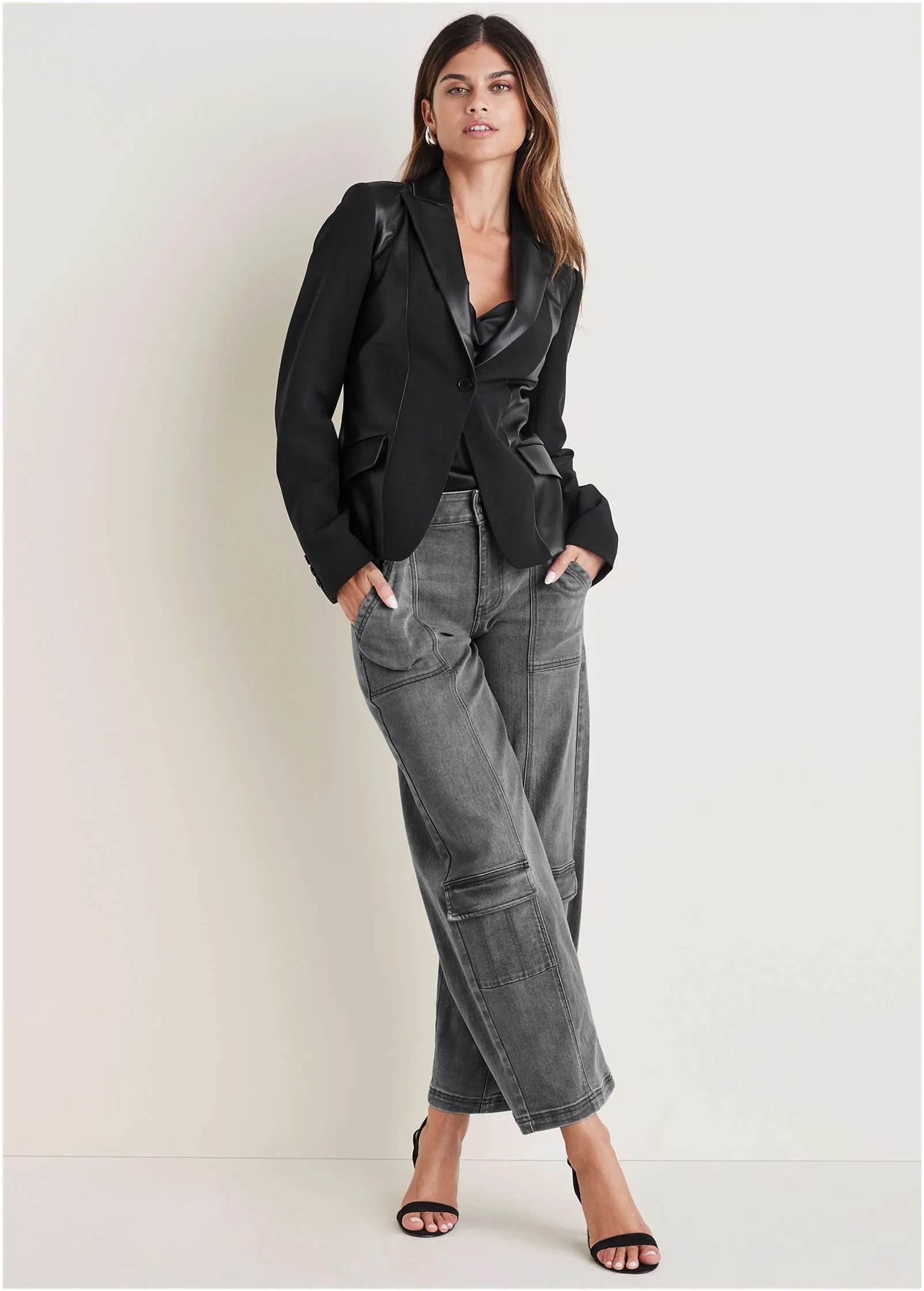 Peplum contrast blazer - Black sold by VENUS product image thumbnail 4
