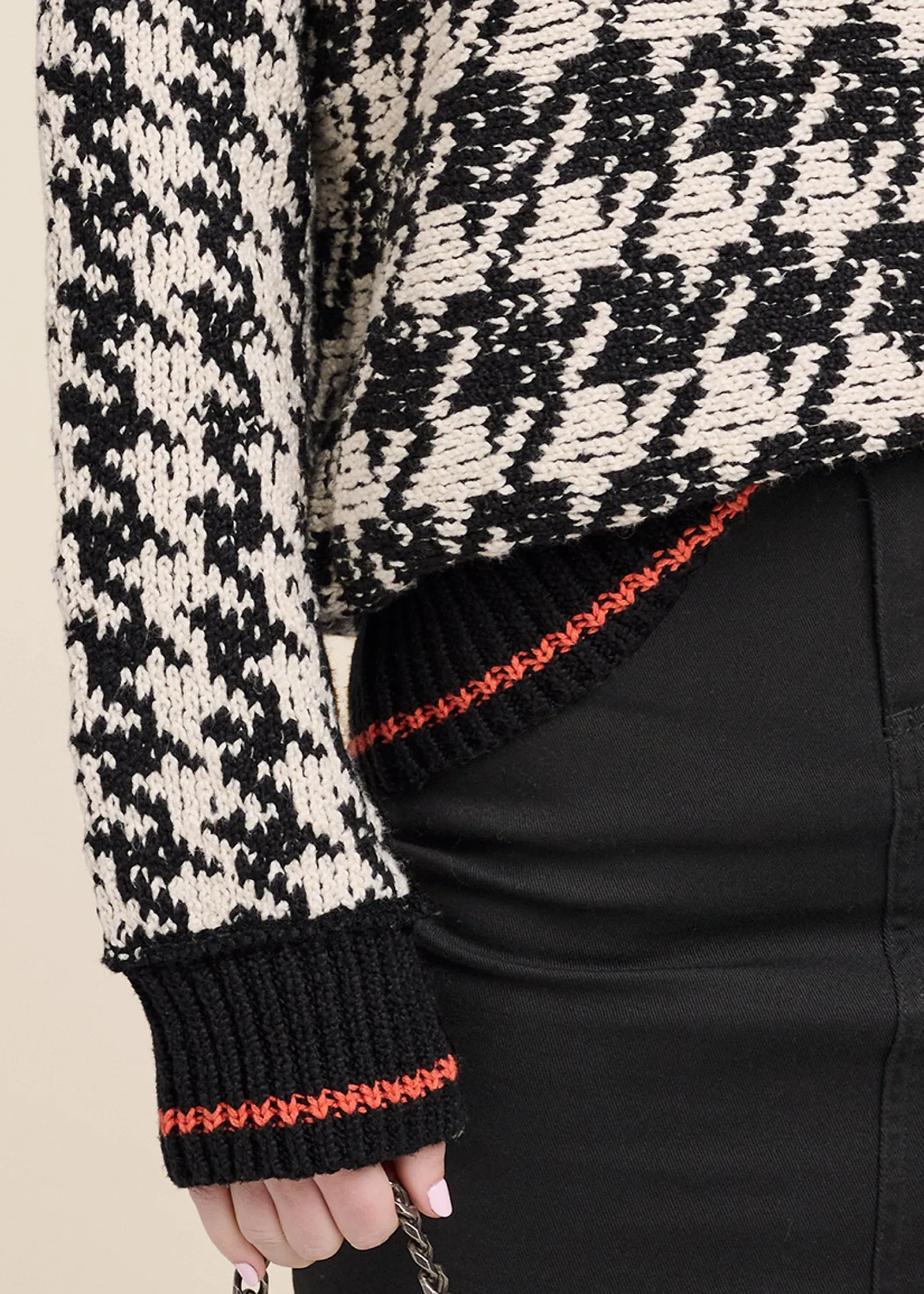 Chunky Knit Hounds Tooth Turtleneck Sweater - Black Multi sold by VENUS product image thumbnail 4