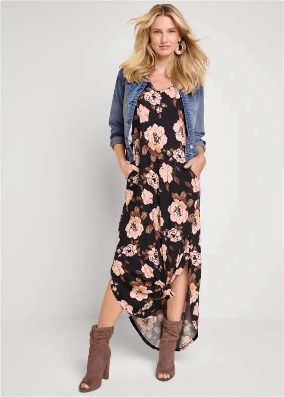 Casual T-Shirt Maxi Dress - Black Multi sold by VENUS