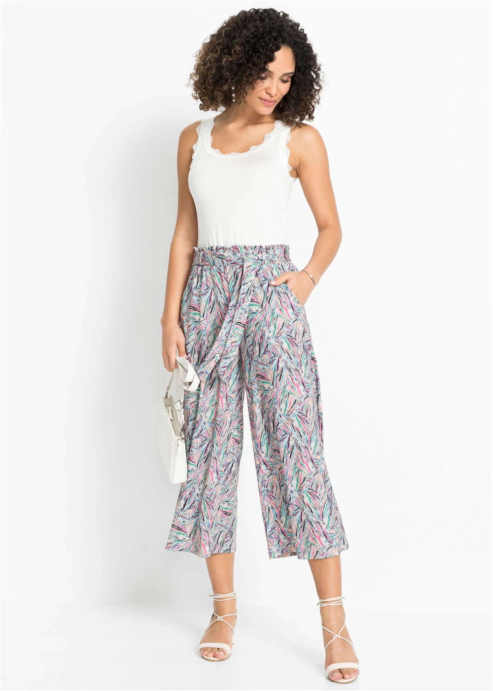 Pack Of 2 Lace Trim Tanks - Black & White sold by VENUS product image thumbnail 3