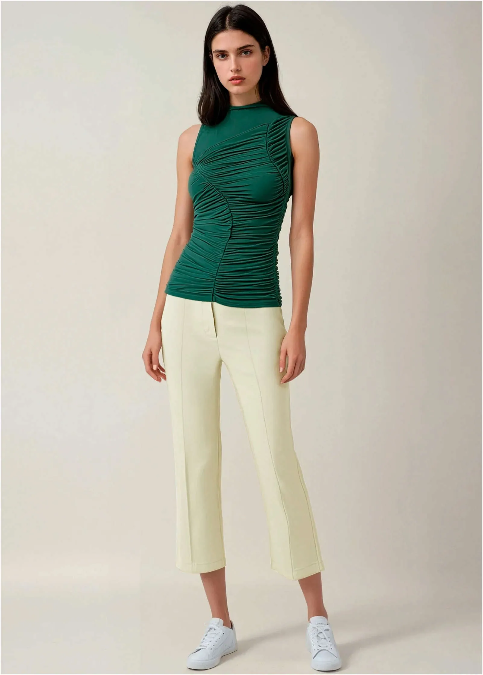 Chino Capri - Cream sold by VENUS