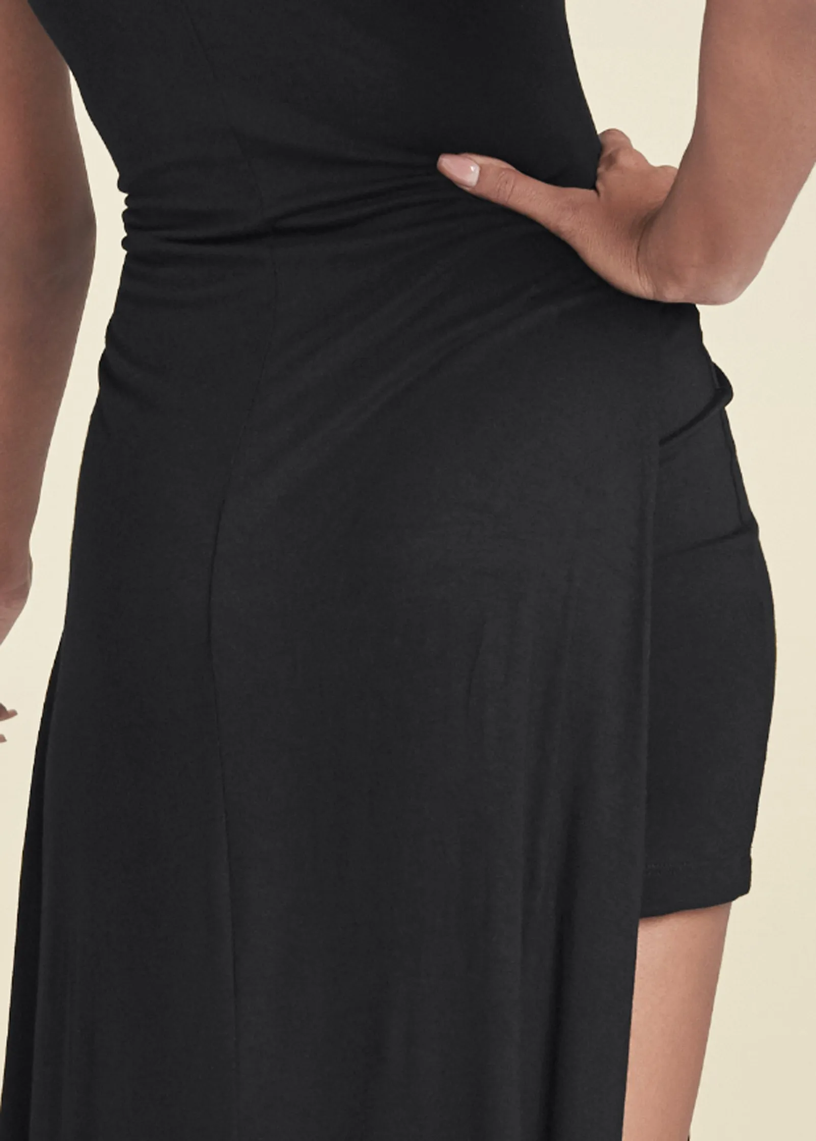 High Slit Casual Maxi Dress - Black sold by VENUS product image thumbnail 4