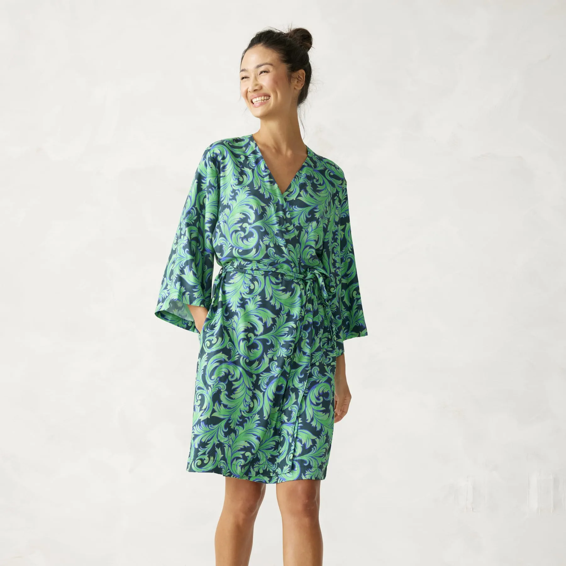 Wicked Woven Robe sold by Vera Bradley product image thumbnail 2