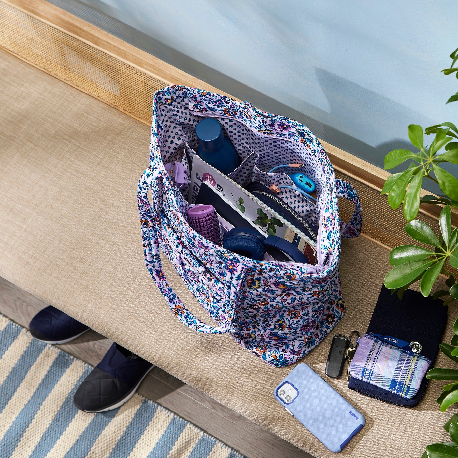 Vera Tote Bag sold by Vera Bradley product image thumbnail 5