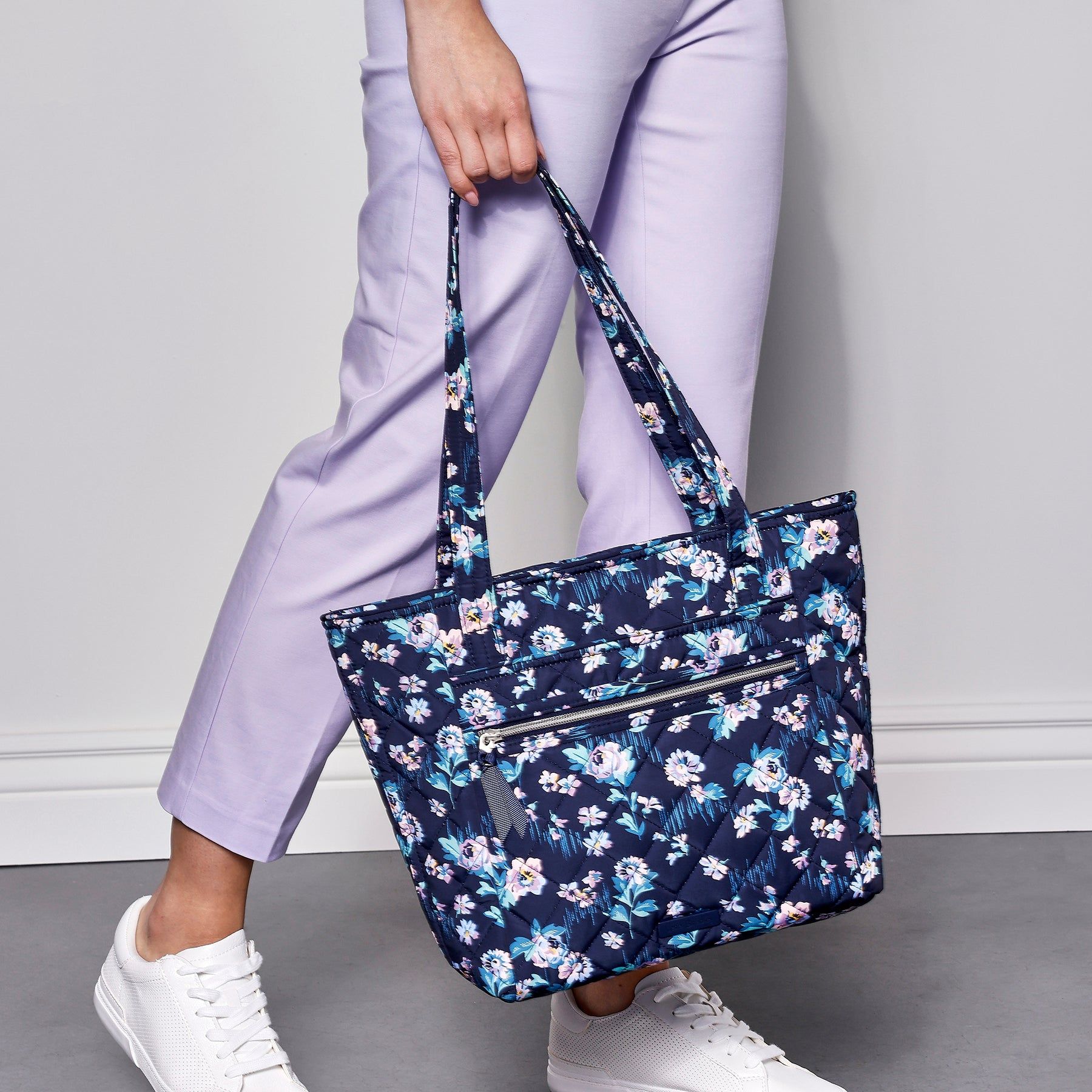 Small Vera Tote Bag sold by Vera Bradley product image thumbnail 3