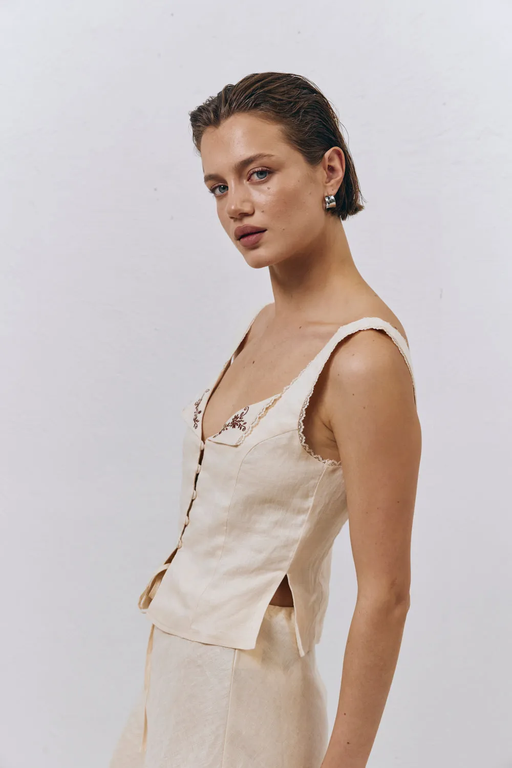 Loretta Linen Top Natural sold by Verge Girl product image thumbnail 2