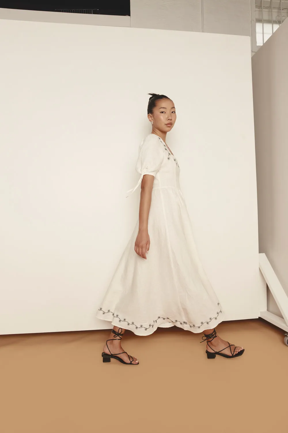 Lucy Linen Maxi Dress Daisy sold by Verge Girl product image thumbnail 4