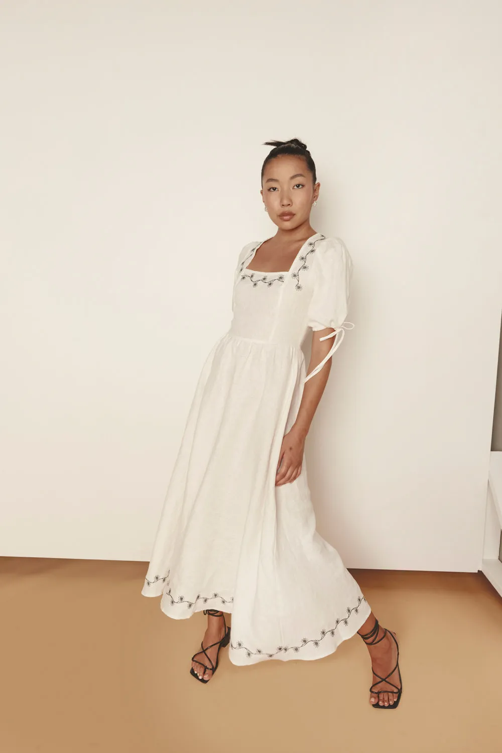 Lucy Linen Maxi Dress Daisy sold by Verge Girl product image thumbnail 5