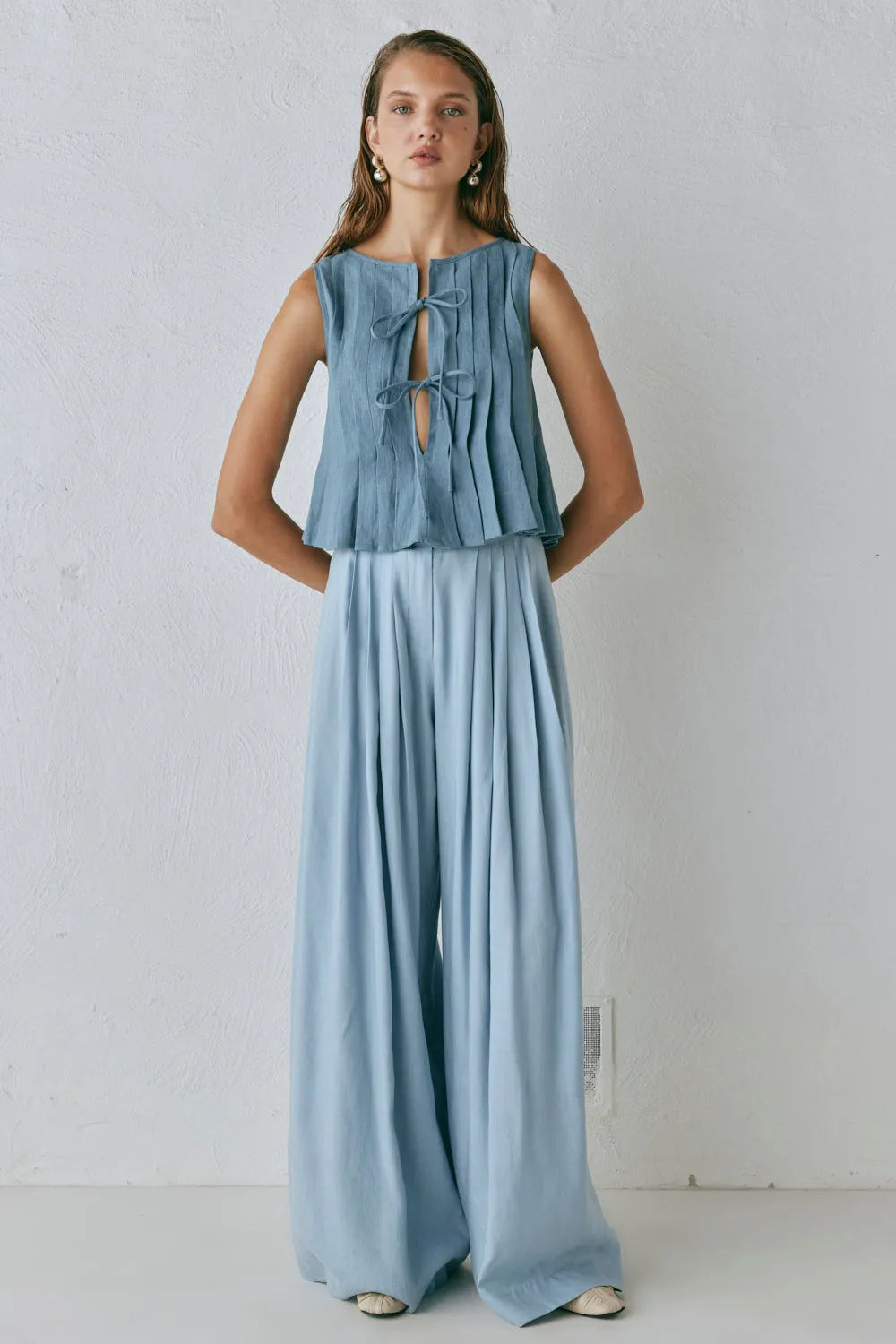 Valeria Linen Top Lake sold by Verge Girl product image thumbnail 2