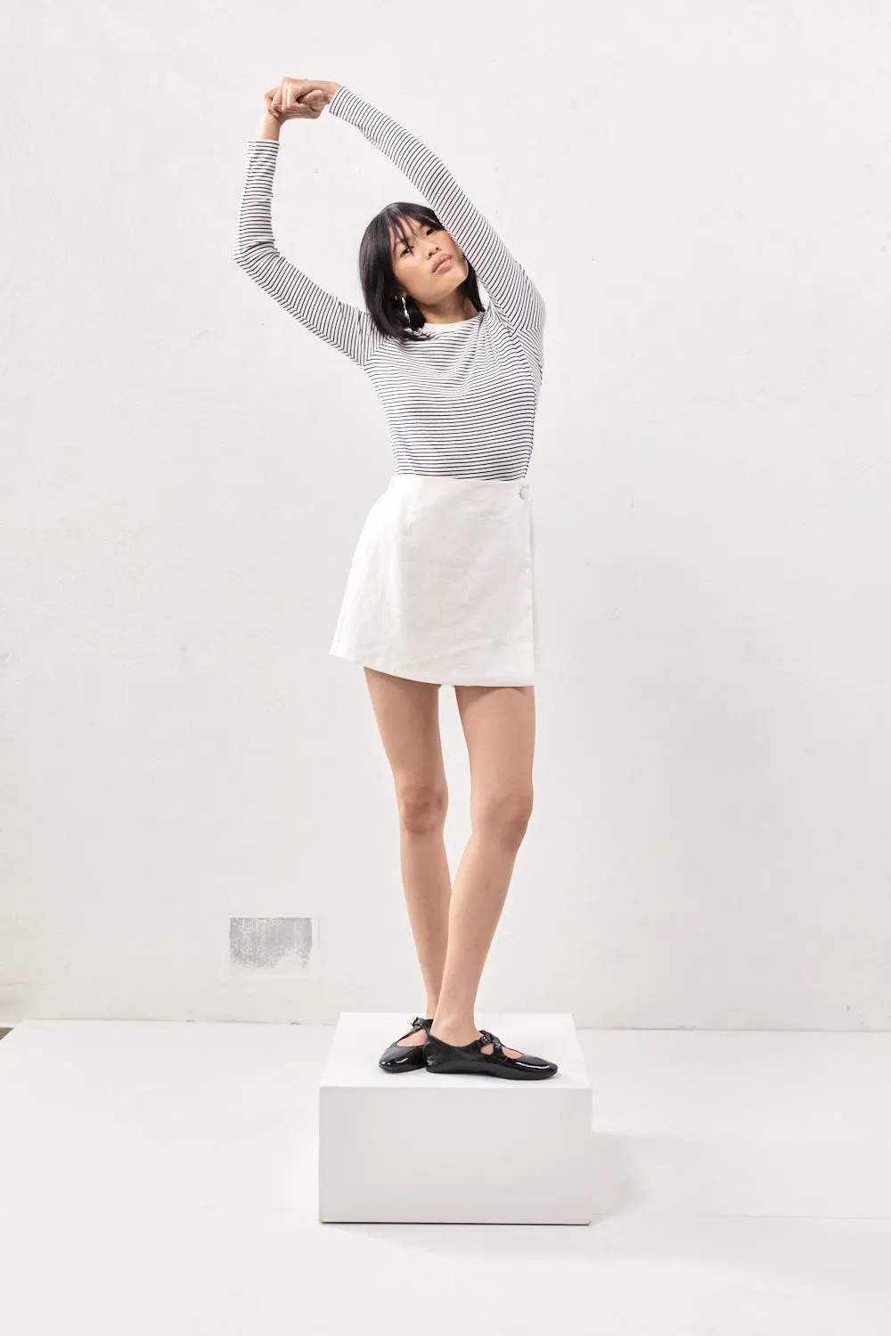 Jardin Linen Mini Skort White sold by Verge Girl product image thumbnail 3