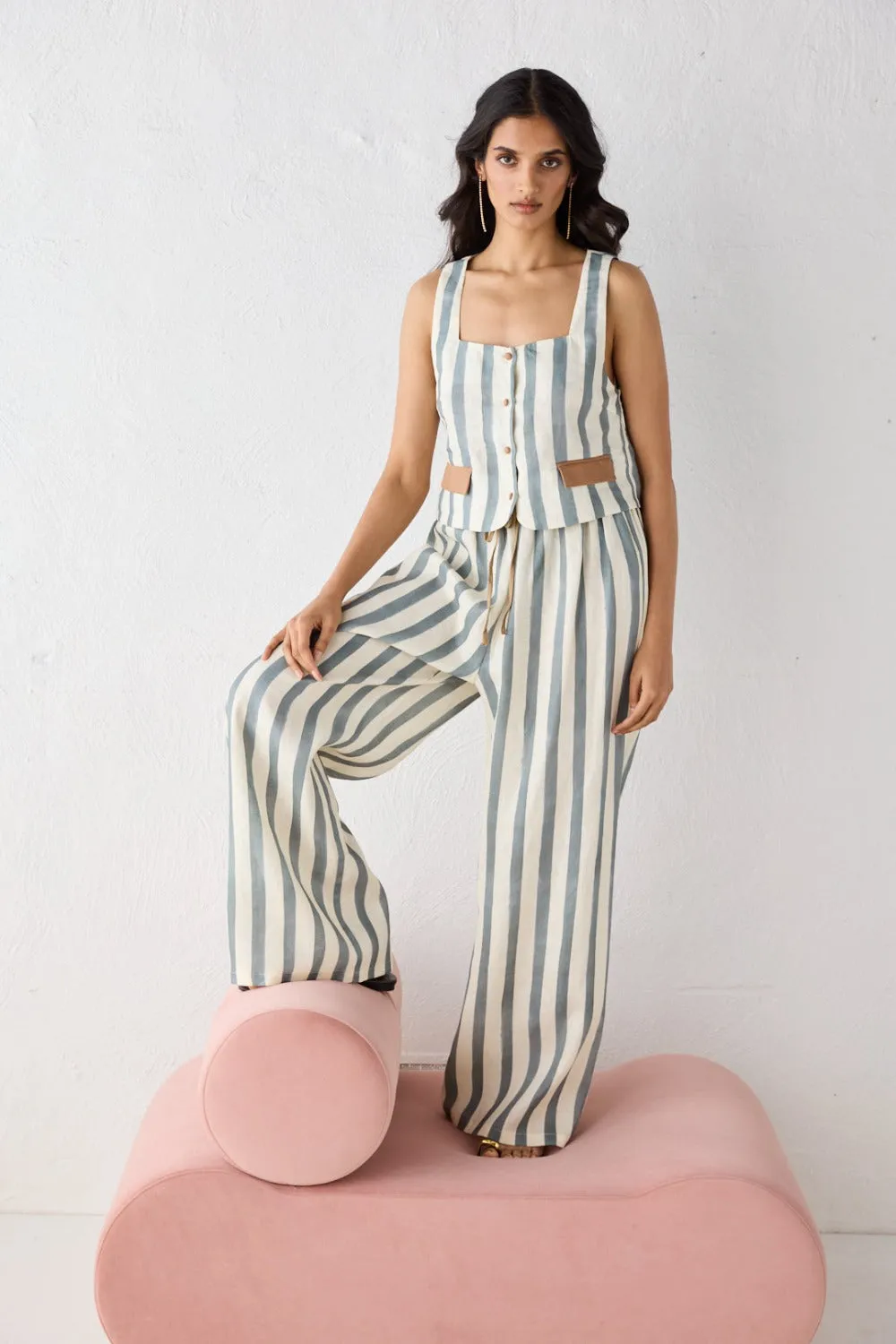 Sadie Linen Top Tide sold by Verge Girl product image thumbnail 2