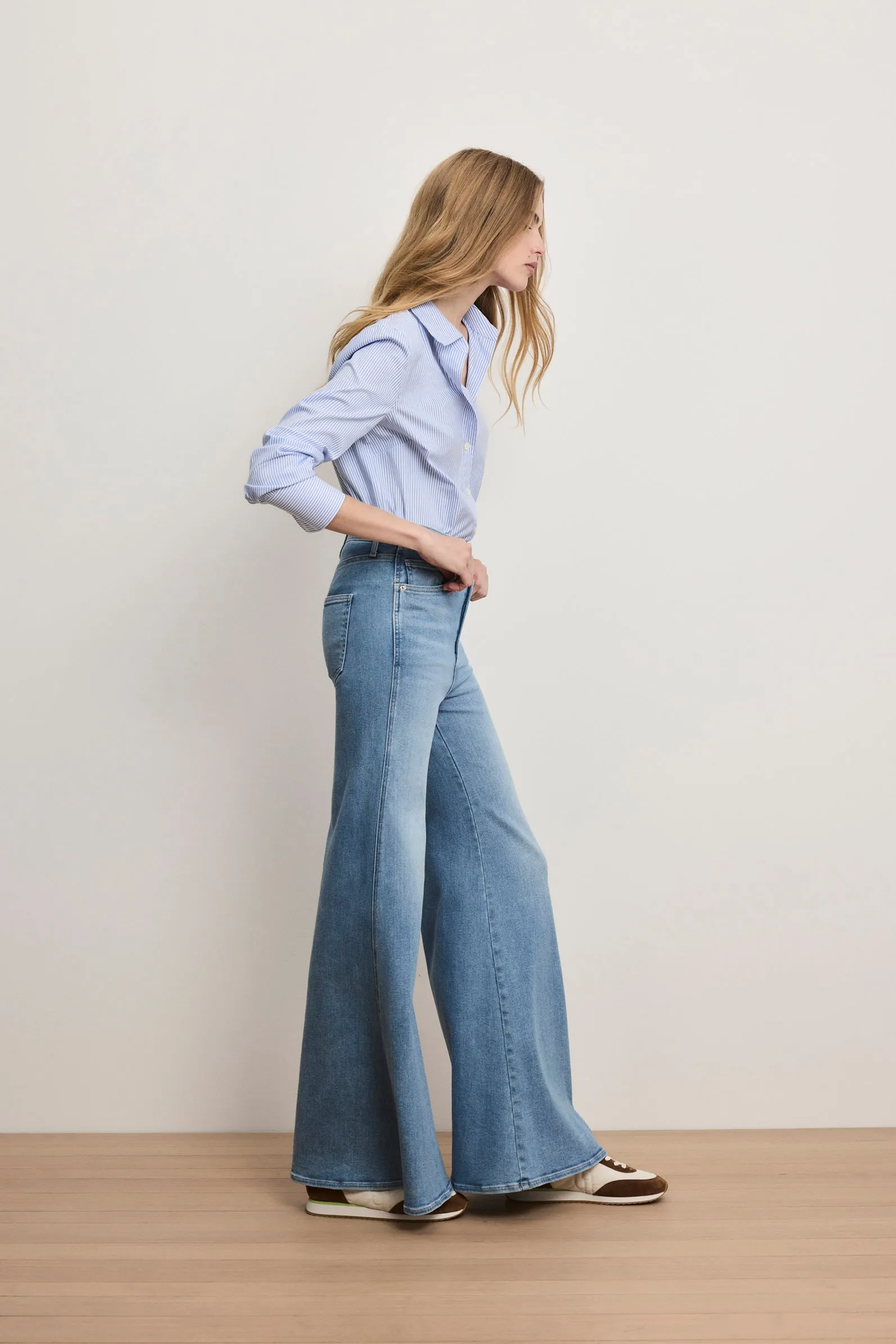 Jesse Ultra-Flare Jean sold by Veronica Beard product image thumbnail 3