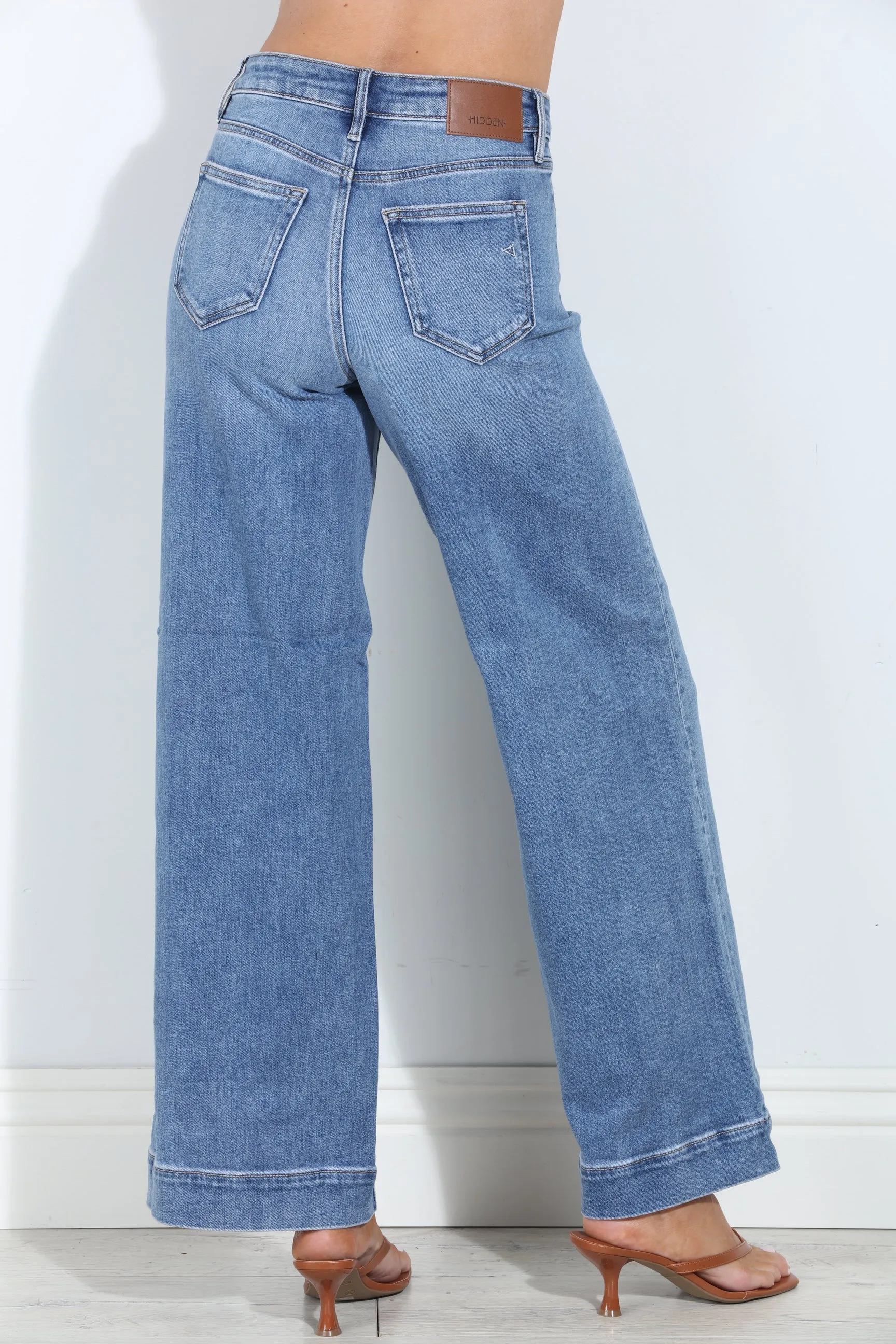 Hidden Jeans Nori Front Pocket Stretch Wide Leg- Medium Wash sold by Veronica M product image thumbnail 2