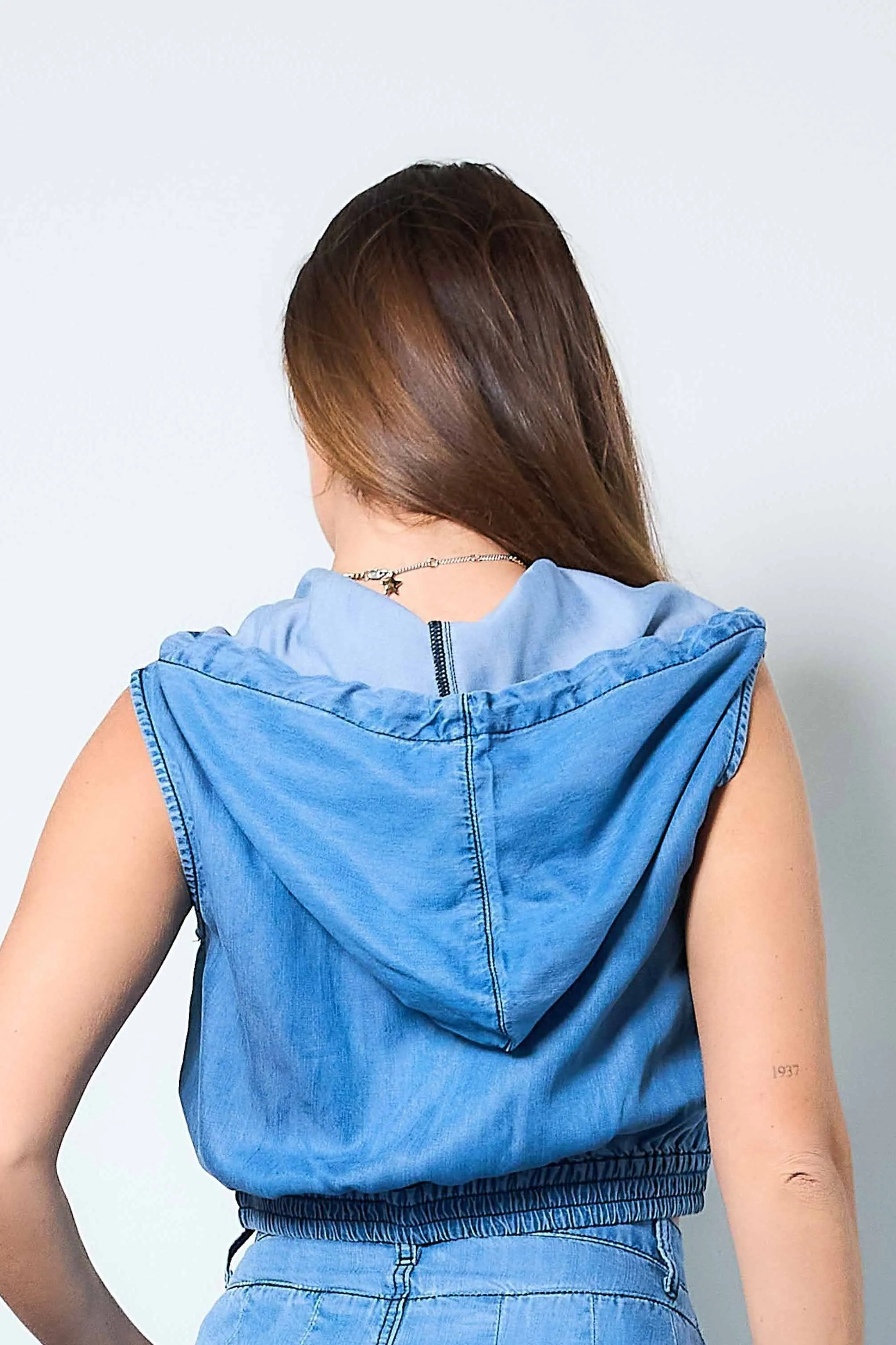 TENCEL™ fibers Sleeveless Hoodie sold by Vibrant product image thumbnail 4