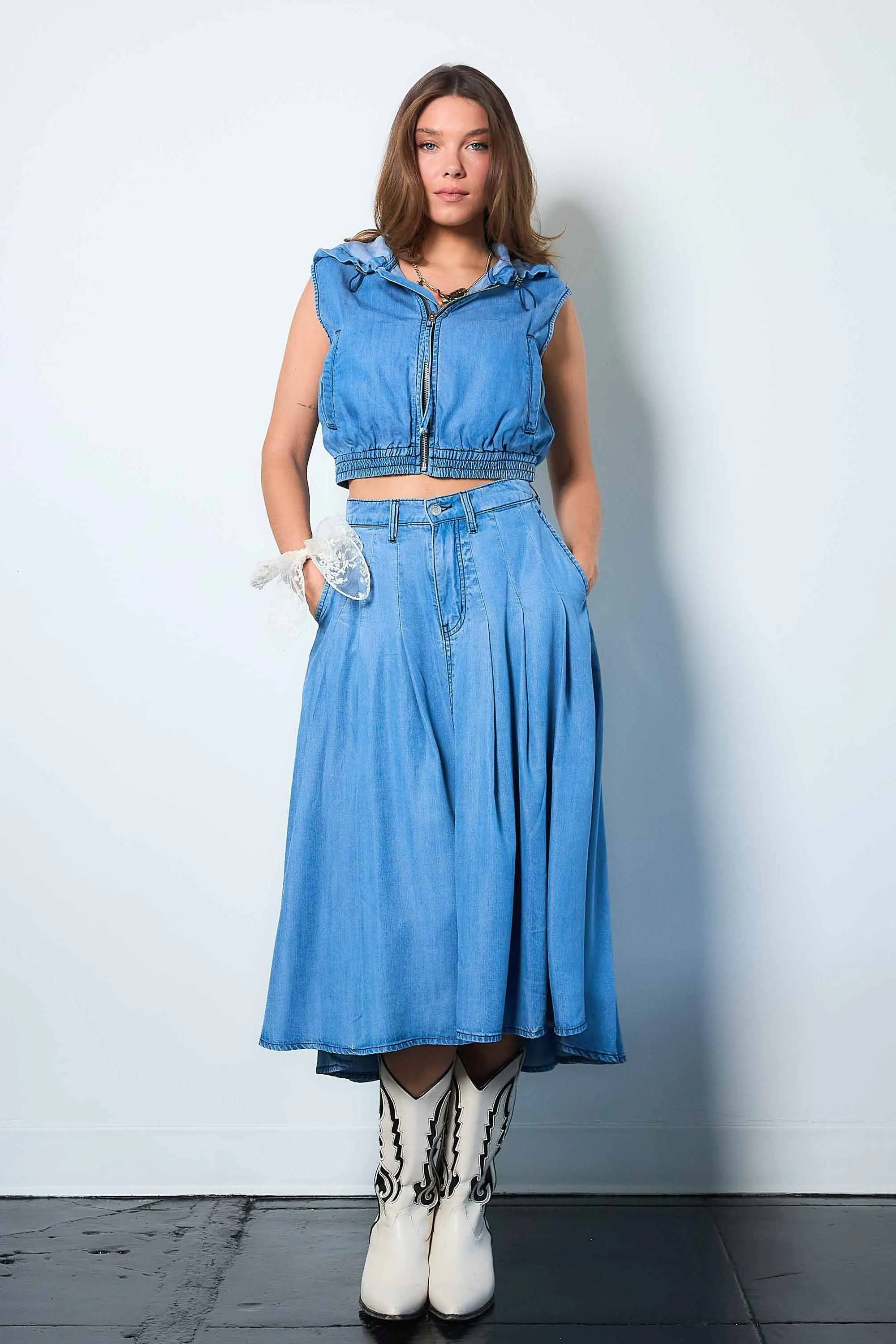 TENCEL™ fibers Sleeveless Hoodie sold by Vibrant product image thumbnail 5