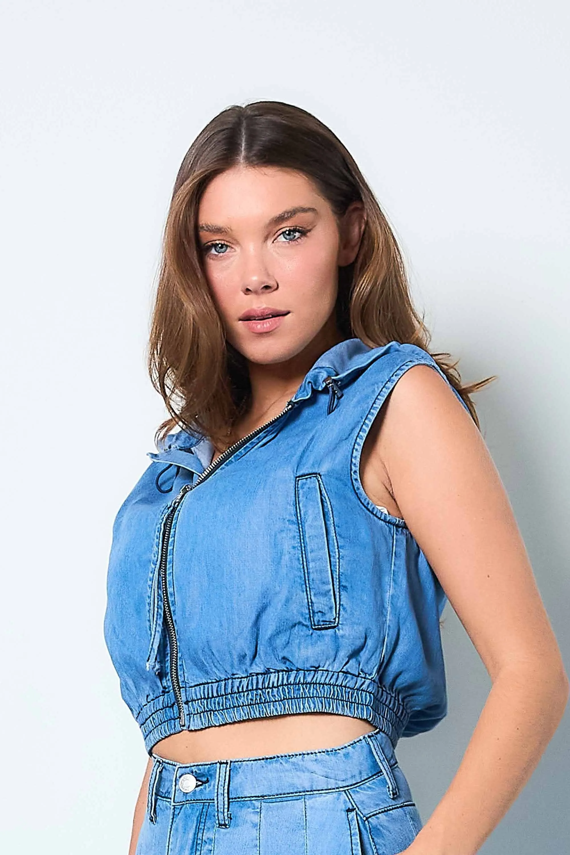 TENCEL™ fibers Sleeveless Hoodie sold by Vibrant product image thumbnail 3