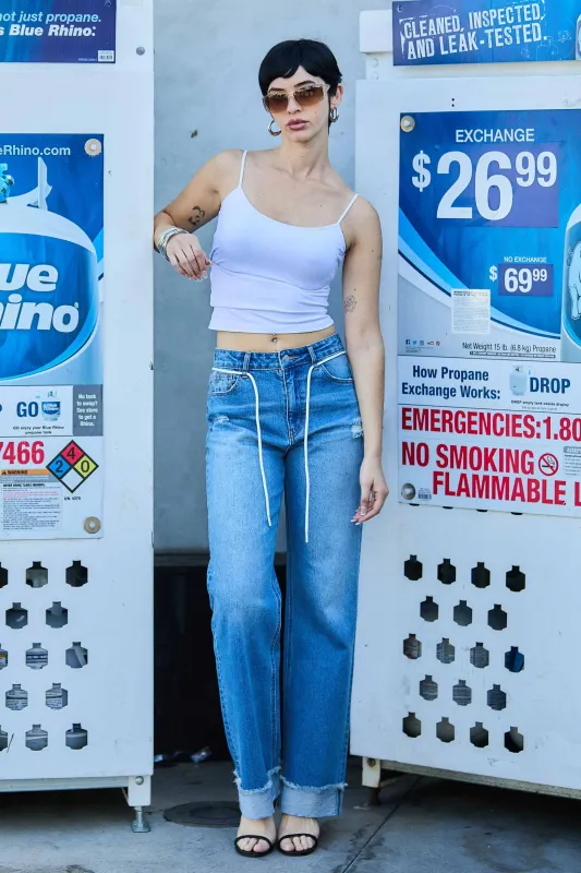 [XPT497] High-Rise Straight Jeans With Drawstring sold by Vibrant