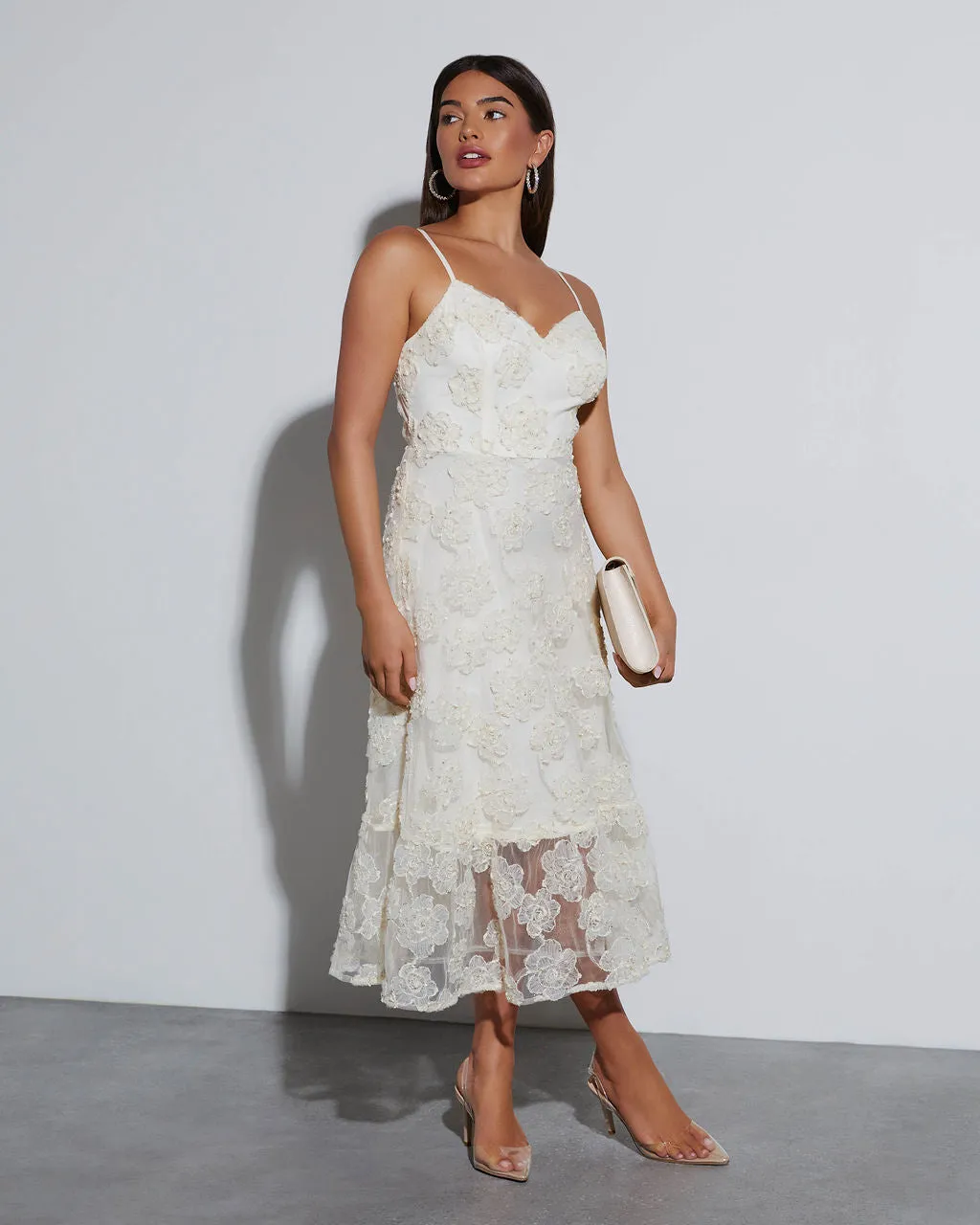 Somebody To Love Sweetheart Lace Midi Dress sold by Vici product image thumbnail 4