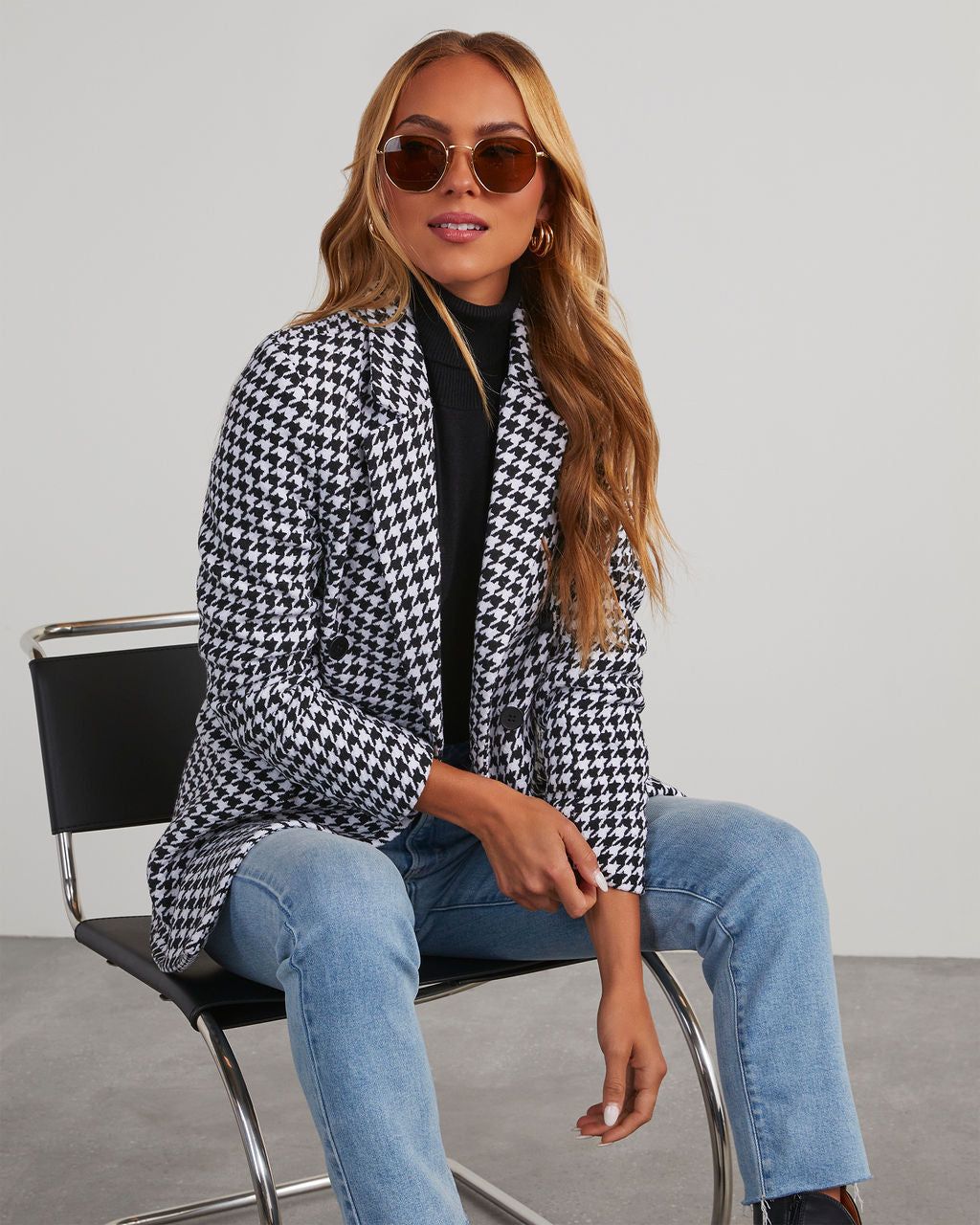 Goal Chaser Pocketed Houndstooth Blazer - Black sold by Vici product image thumbnail 2