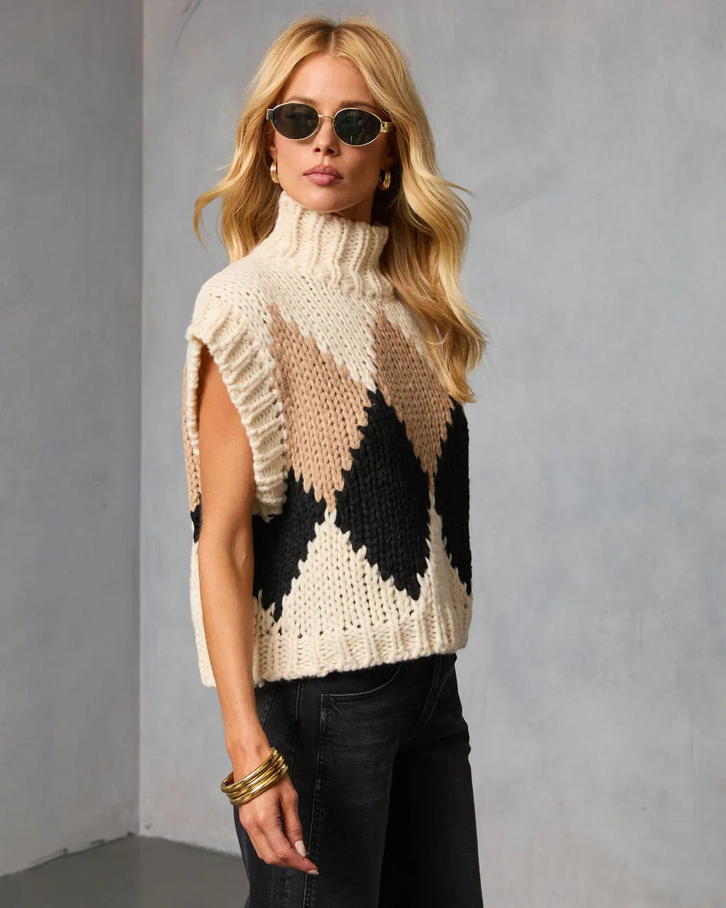 Levvey Turtleneck Aryle Print Sweater sold by Vici product image thumbnail 3
