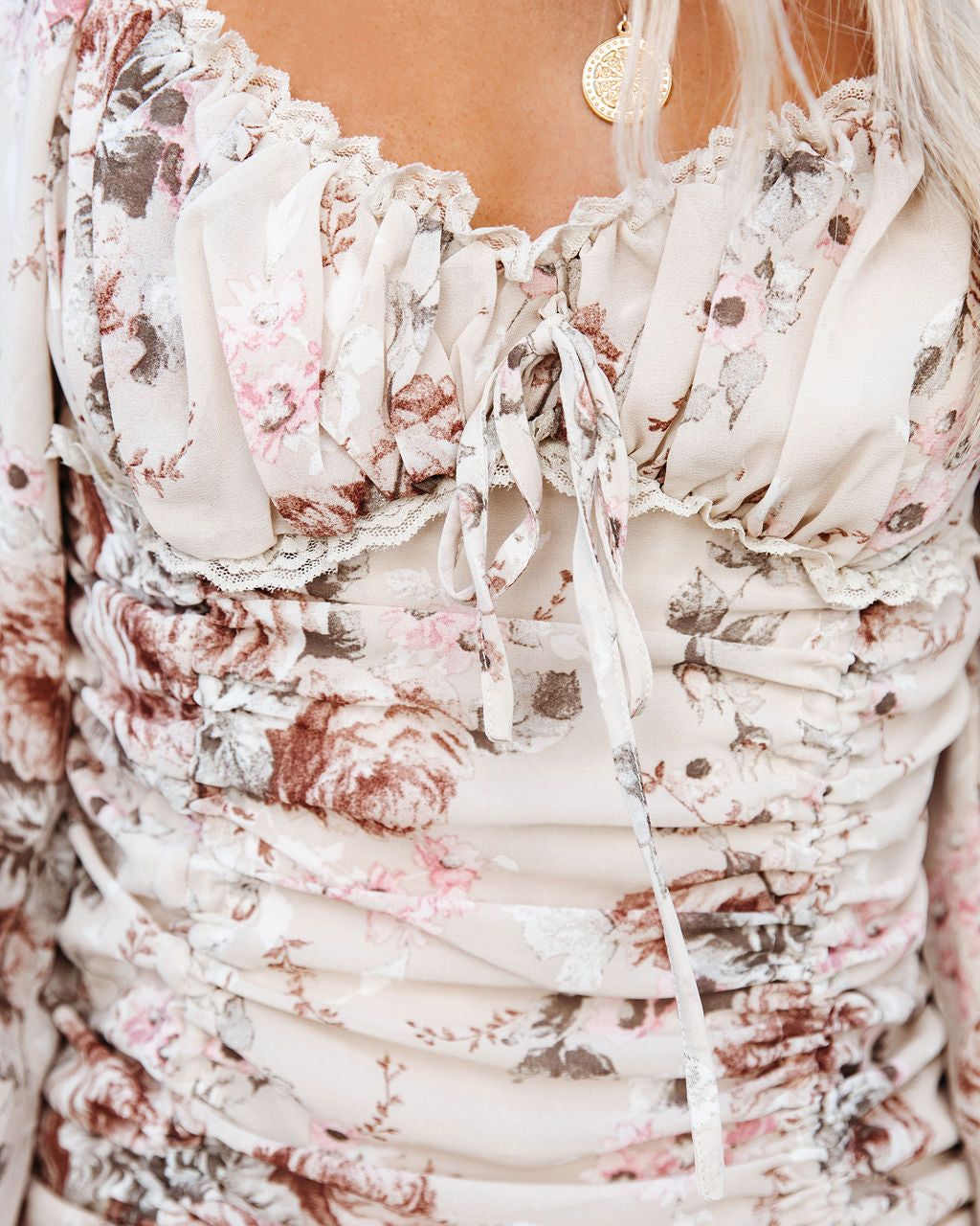 StunninÍ Floral Lace Ruched Dress - FINAL SALE sold by Vici product image thumbnail 4