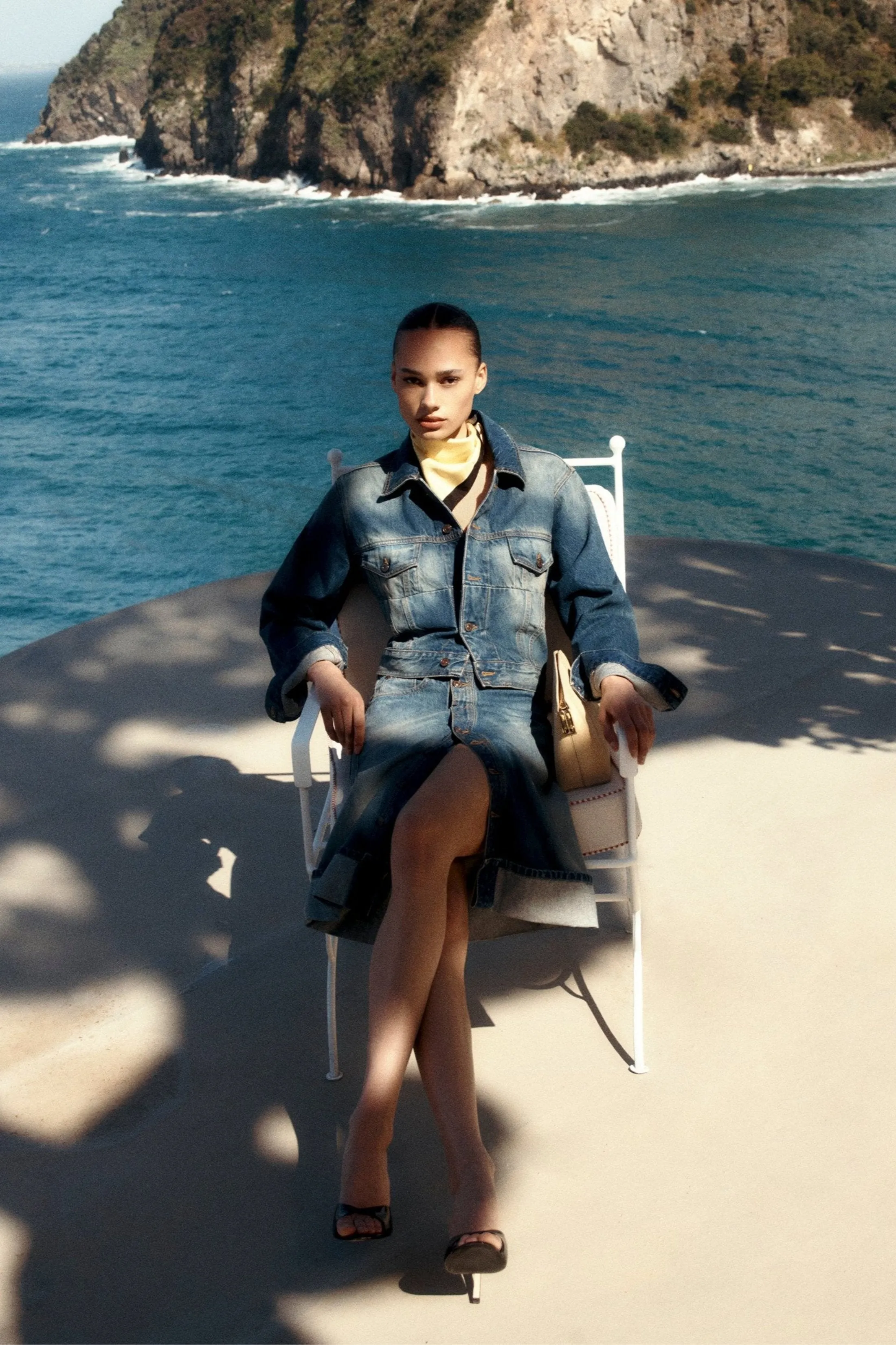 Cropped Denim Jacket In Heavy Vintage Indigo Wash sold by Victoria Beckham product image thumbnail 4