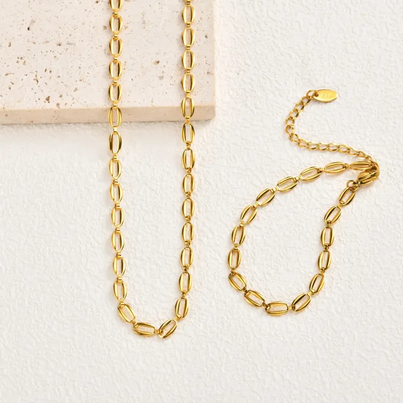 The Riviera Oval Link Bracelet sold by Victoria Emerson