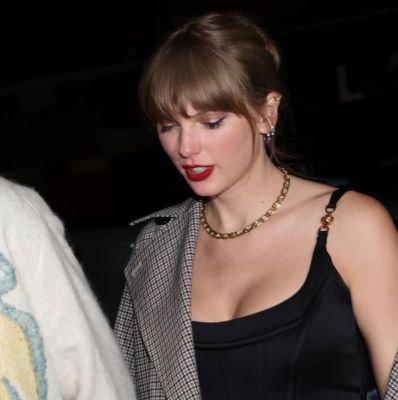 Taylor Swift - Crystal Necklace made by Victoria Emerson