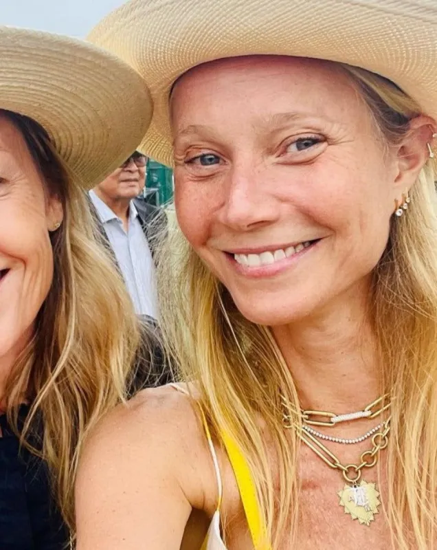 Gwyneth Paltrow - Heart Pendant Necklace sold by Victoria Emerson