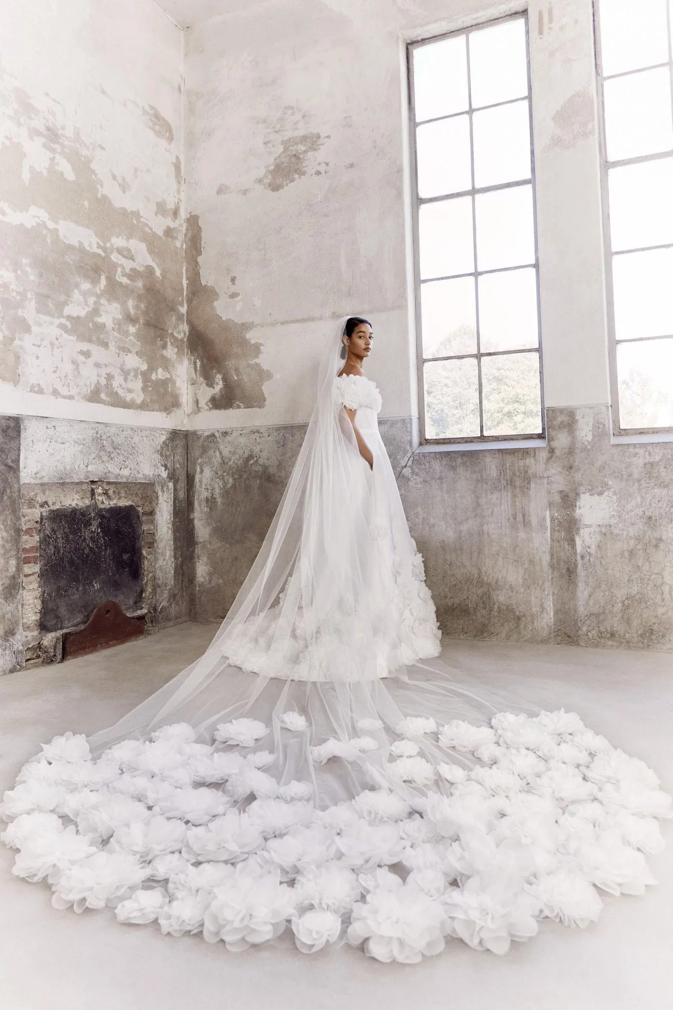 VRM268V - AIRY ORGANZA FLOWER VEIL sold by Viktor & Rolf