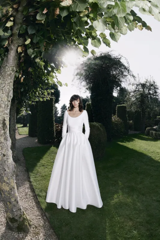 VRM462 – SOPHISTICATED SABRINA GOWN sold by Viktor & Rolf