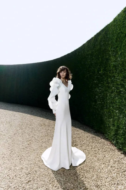 VRM461 – ORGANZA CLOUD MERMAID DRESS sold by Viktor & Rolf